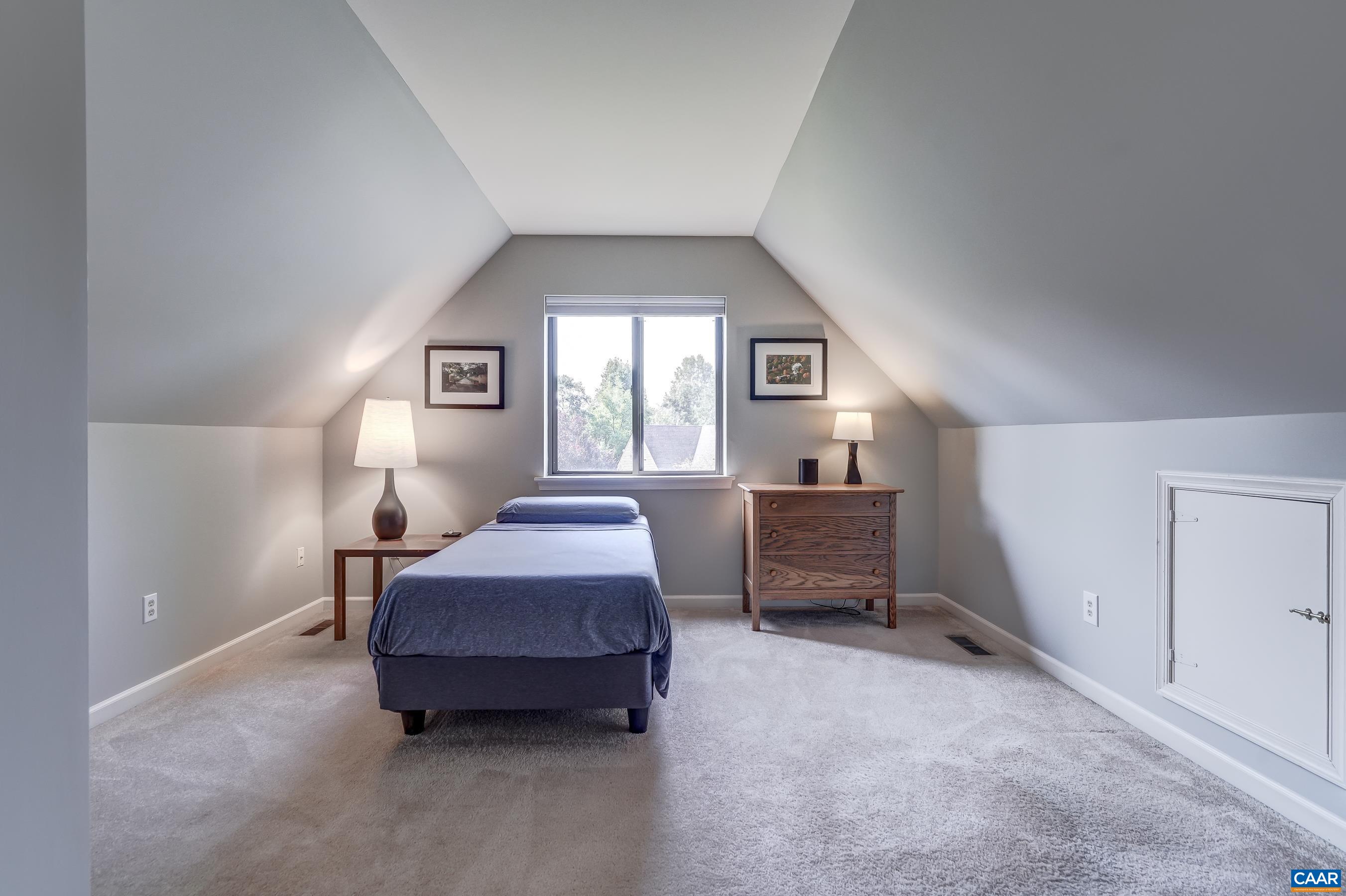 4804 GRASSY KNOLL LN