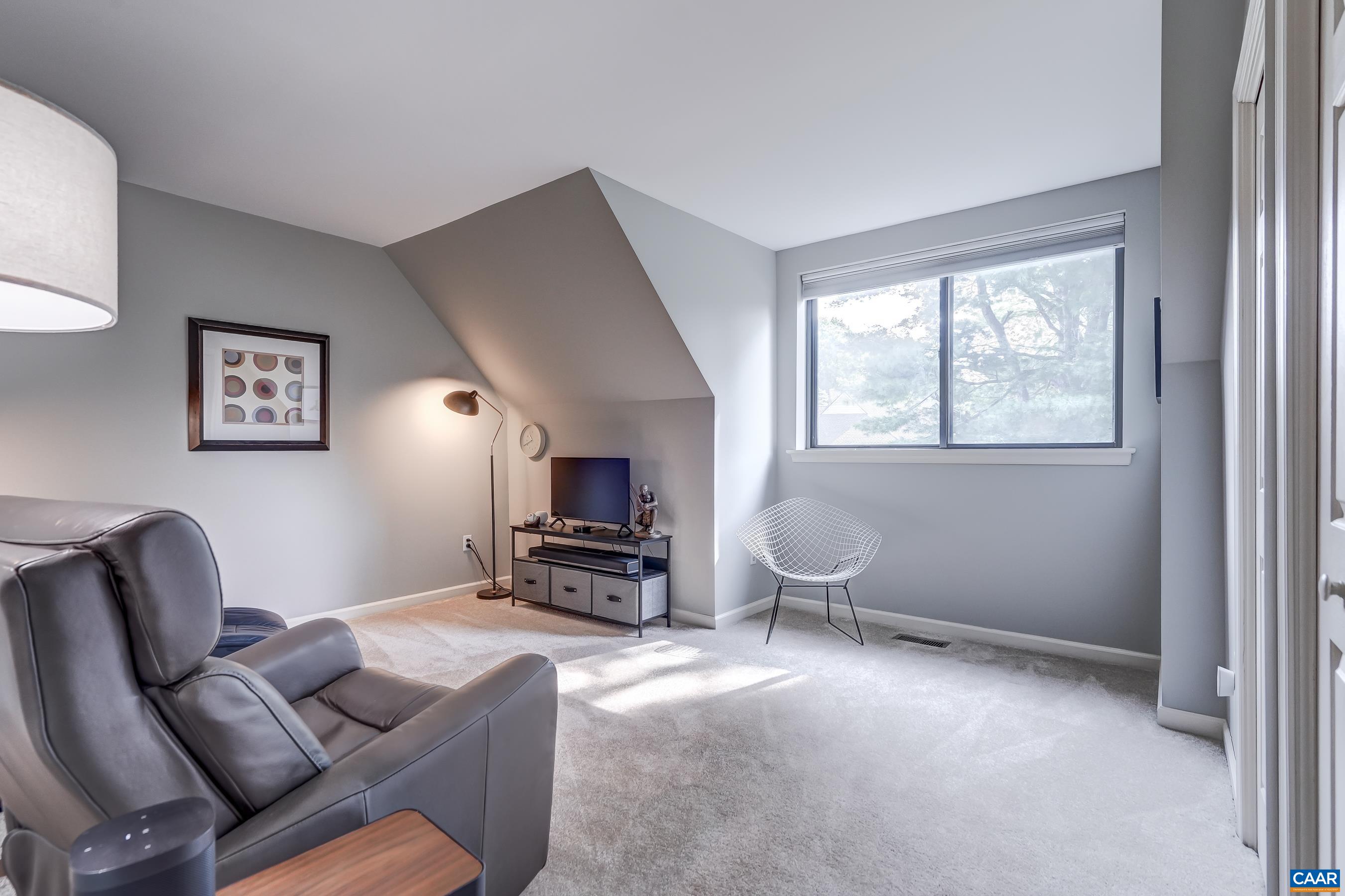 4804 GRASSY KNOLL LN