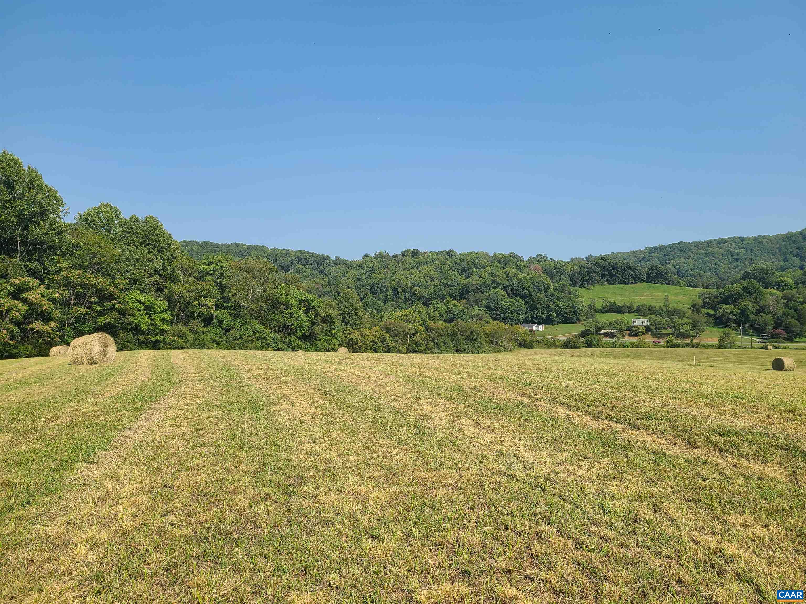 3 HEARDS MOUNTAIN RD