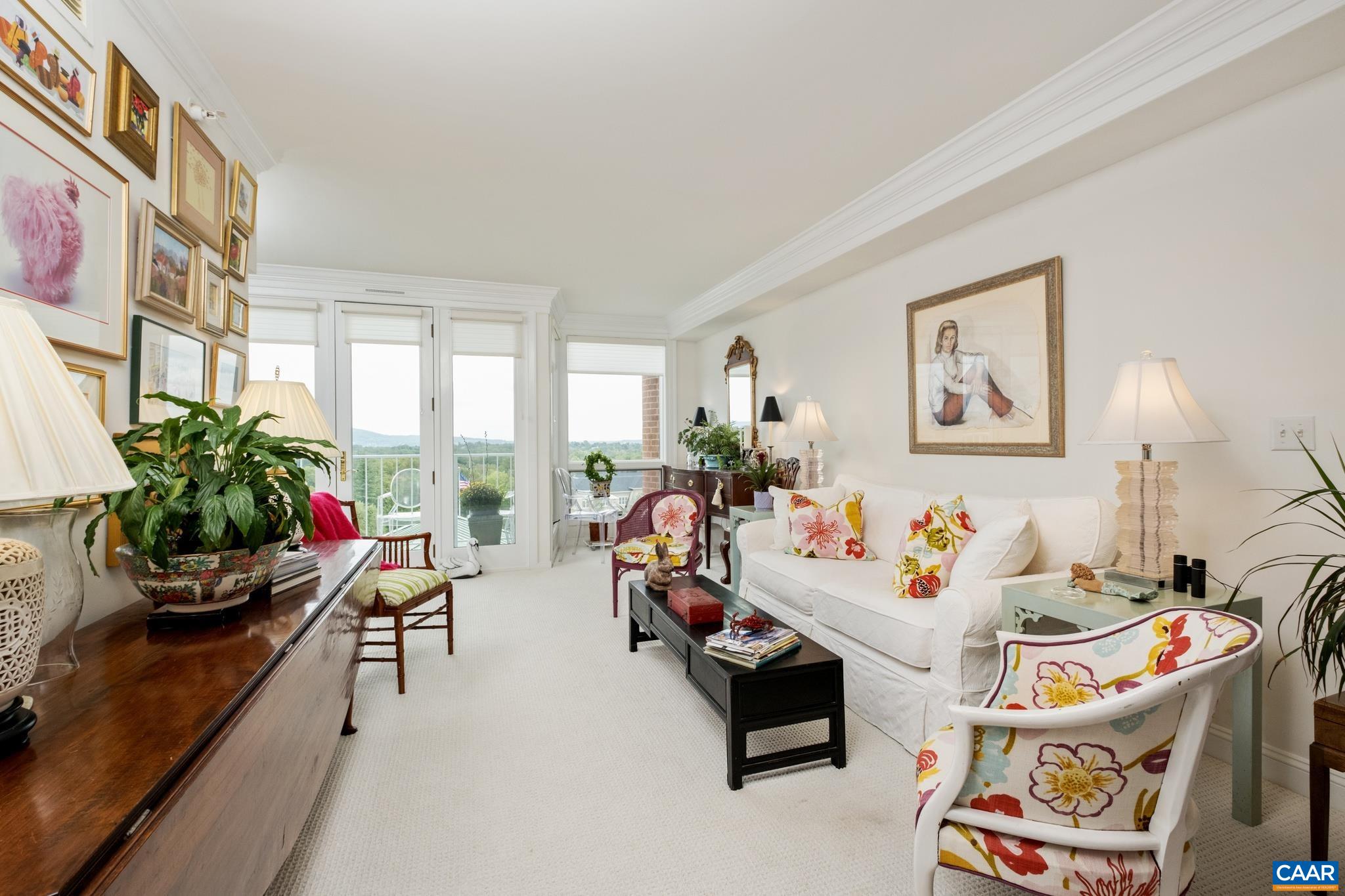 500 CRESTWOOD DR Unit: 1306