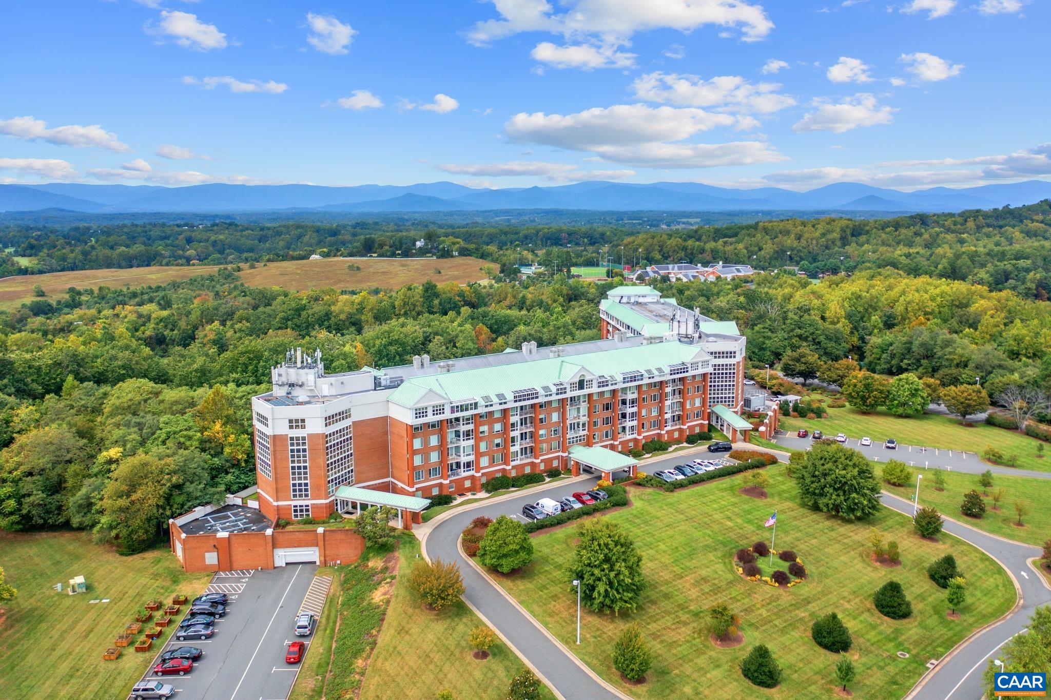 500 CRESTWOOD DR Unit: 1306