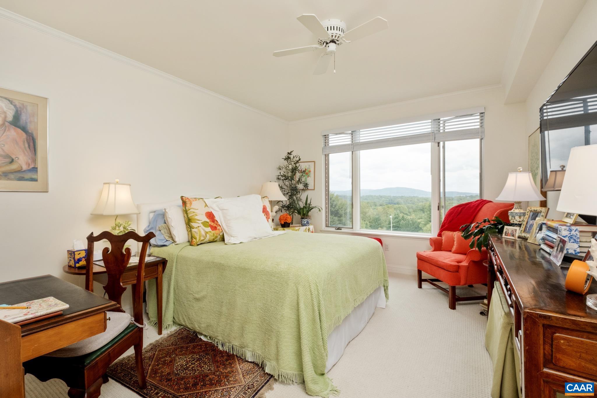 500 CRESTWOOD DR Unit: 1306