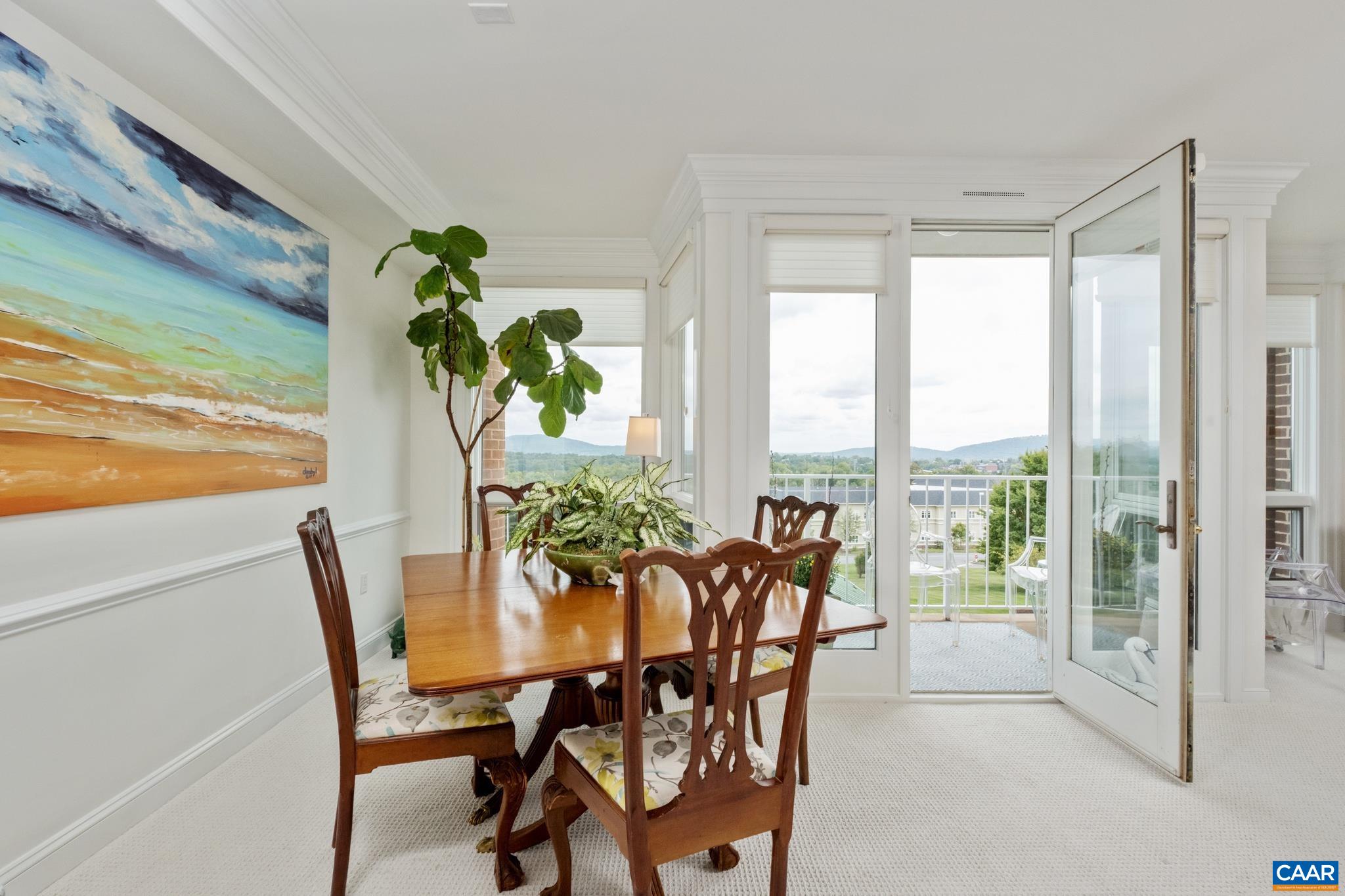 500 CRESTWOOD DR Unit: 1306