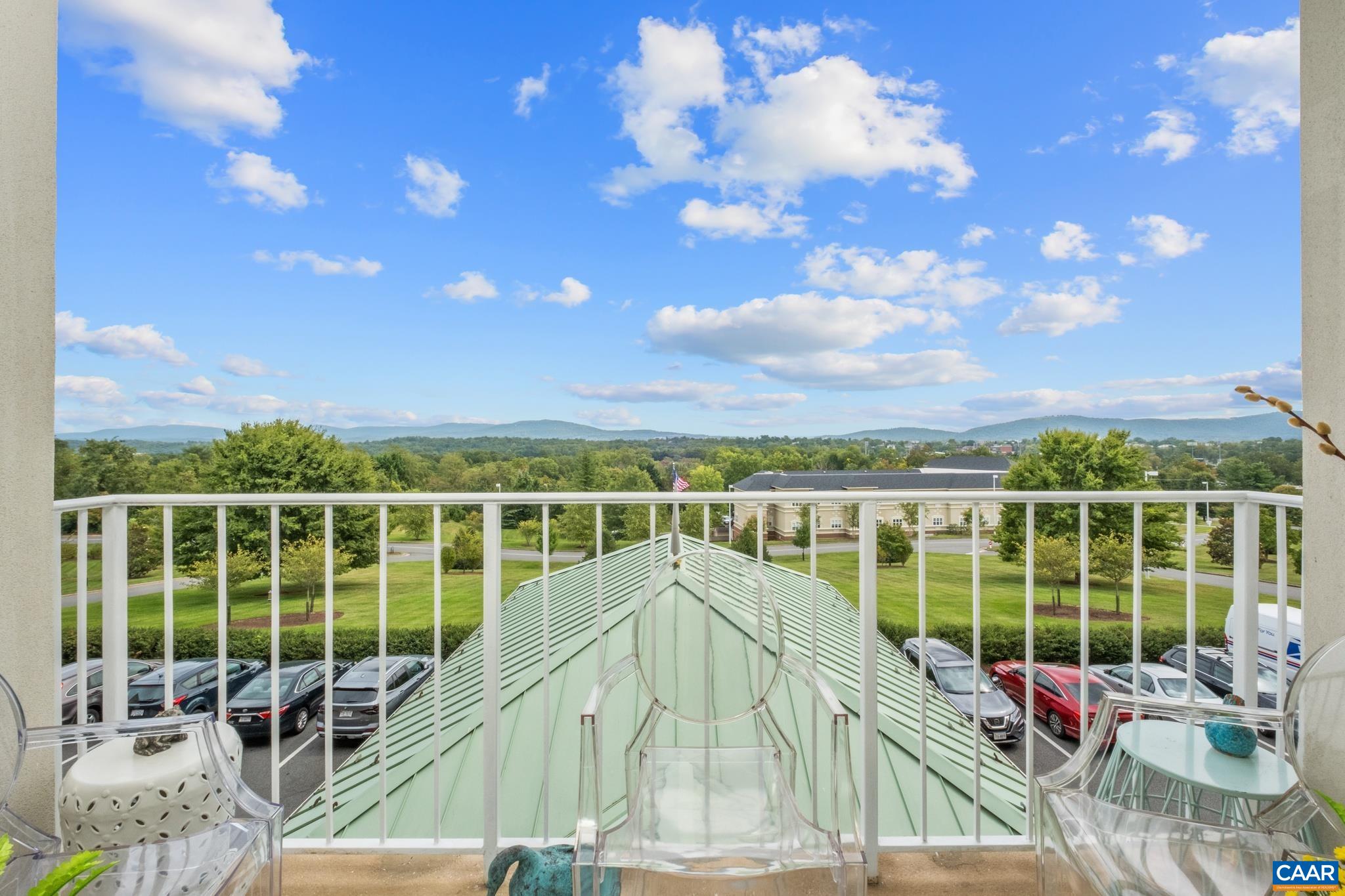 500 CRESTWOOD DR Unit: 1306