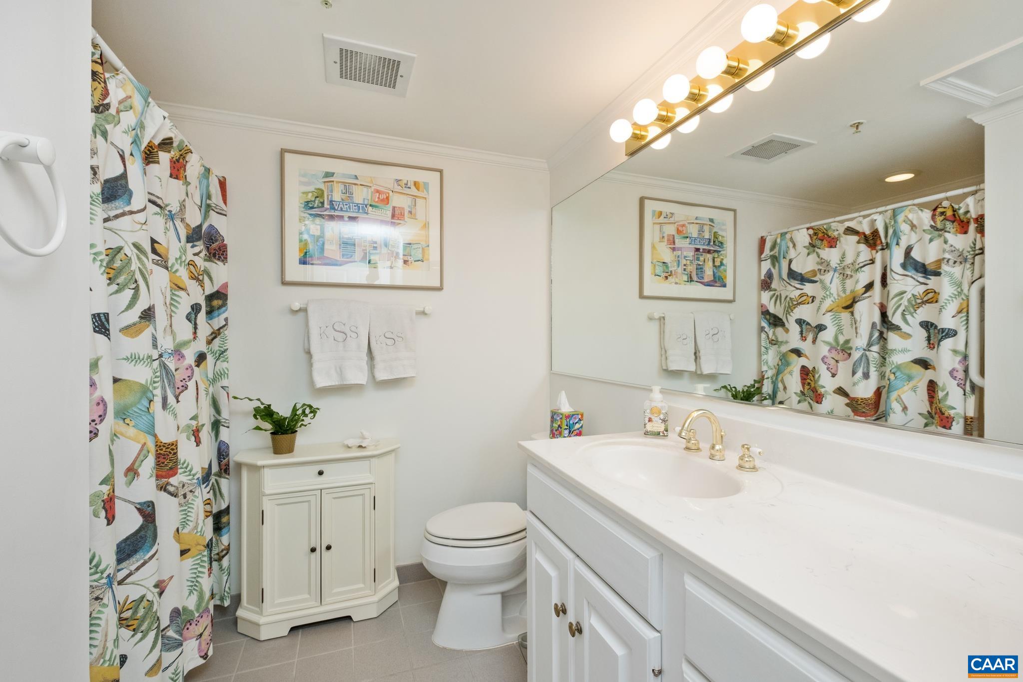 500 CRESTWOOD DR Unit: 1306