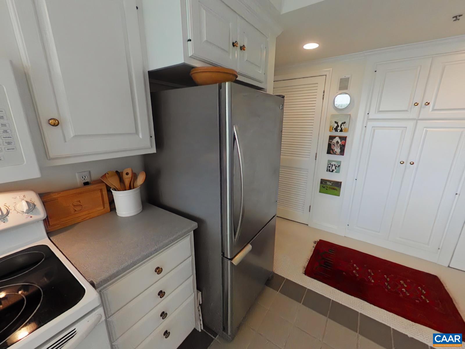 500 CRESTWOOD DR Unit: 1306