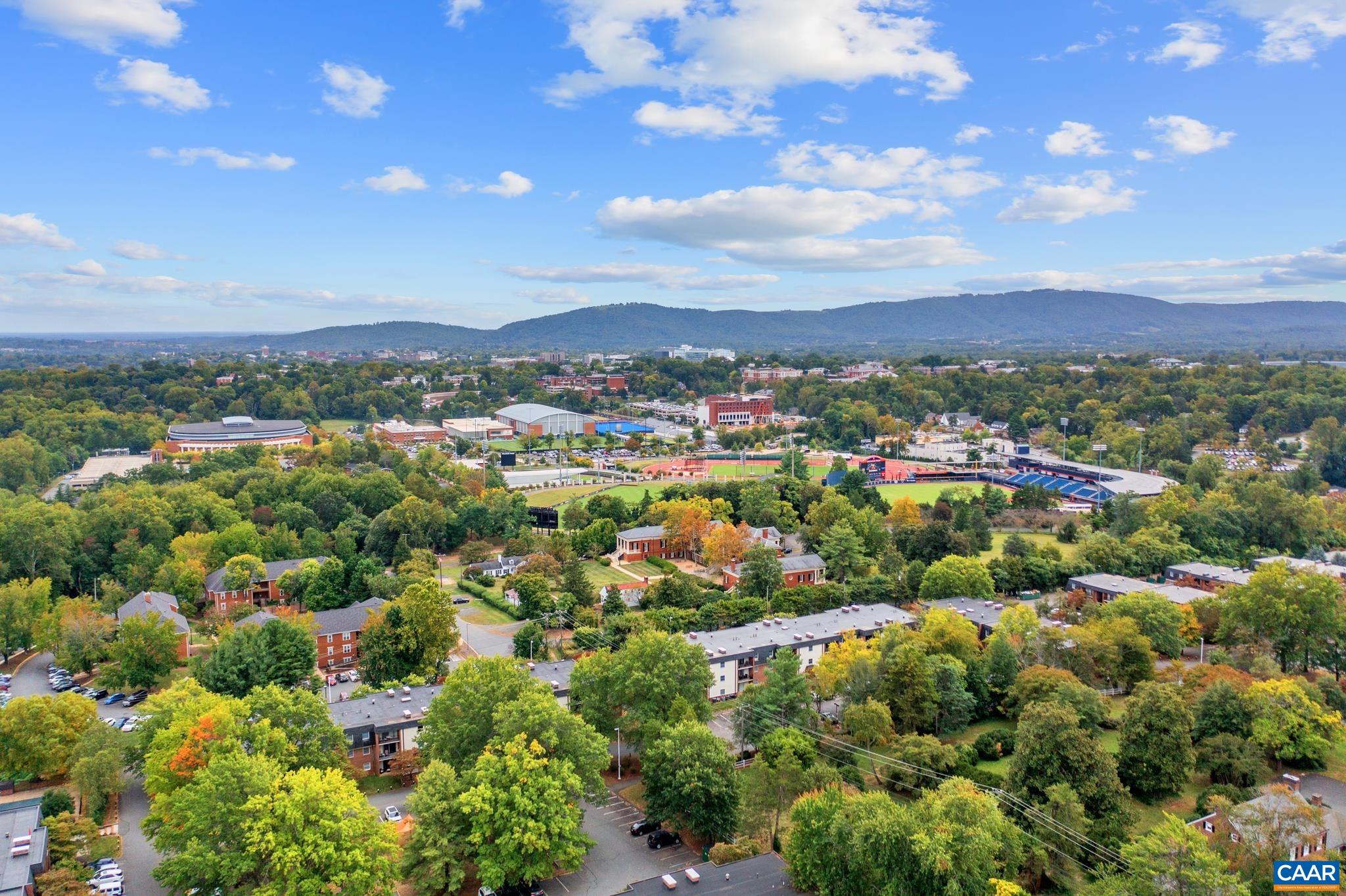 500 CRESTWOOD DR Unit: 1306