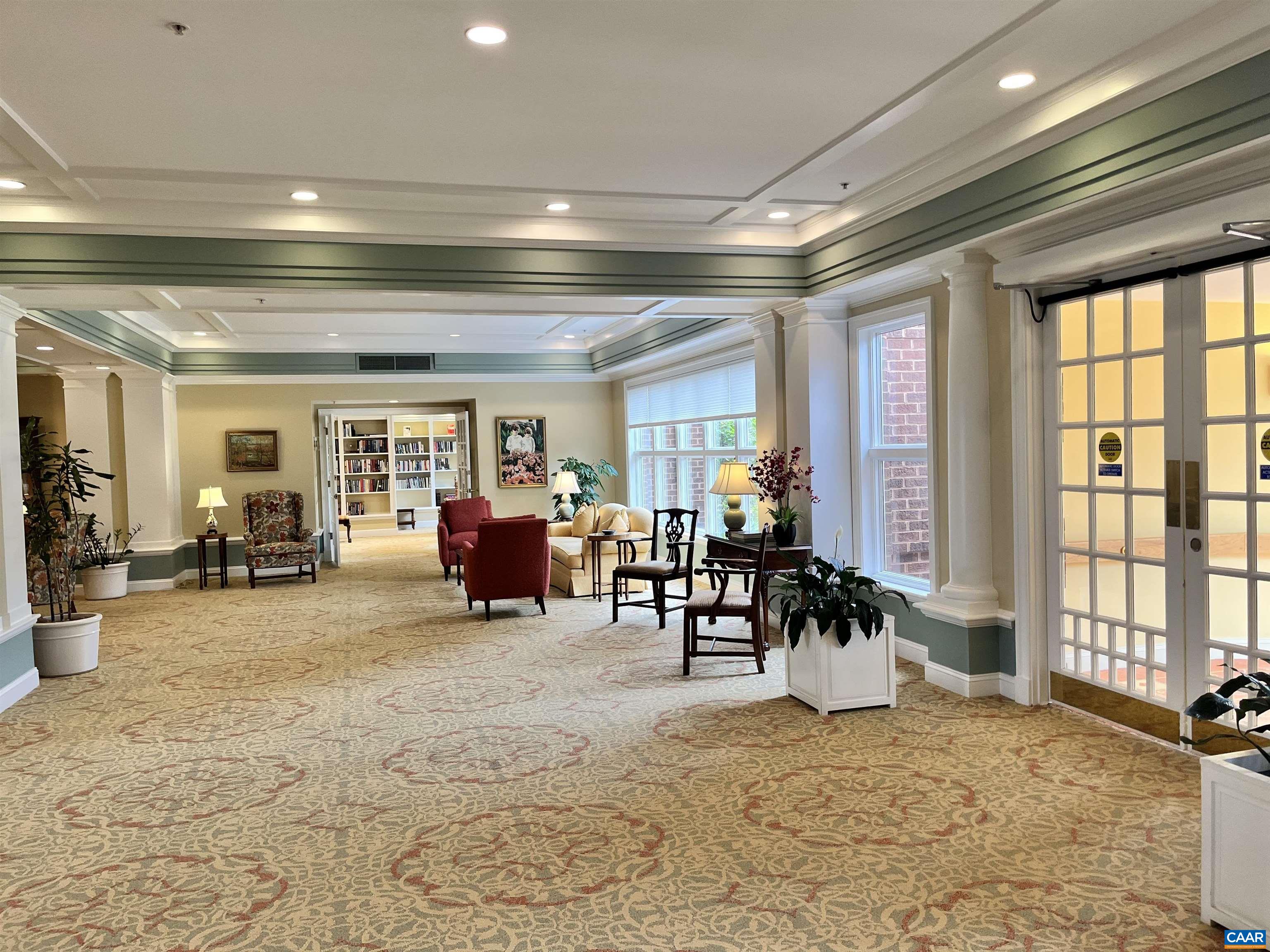 500 CRESTWOOD DR Unit: 1306