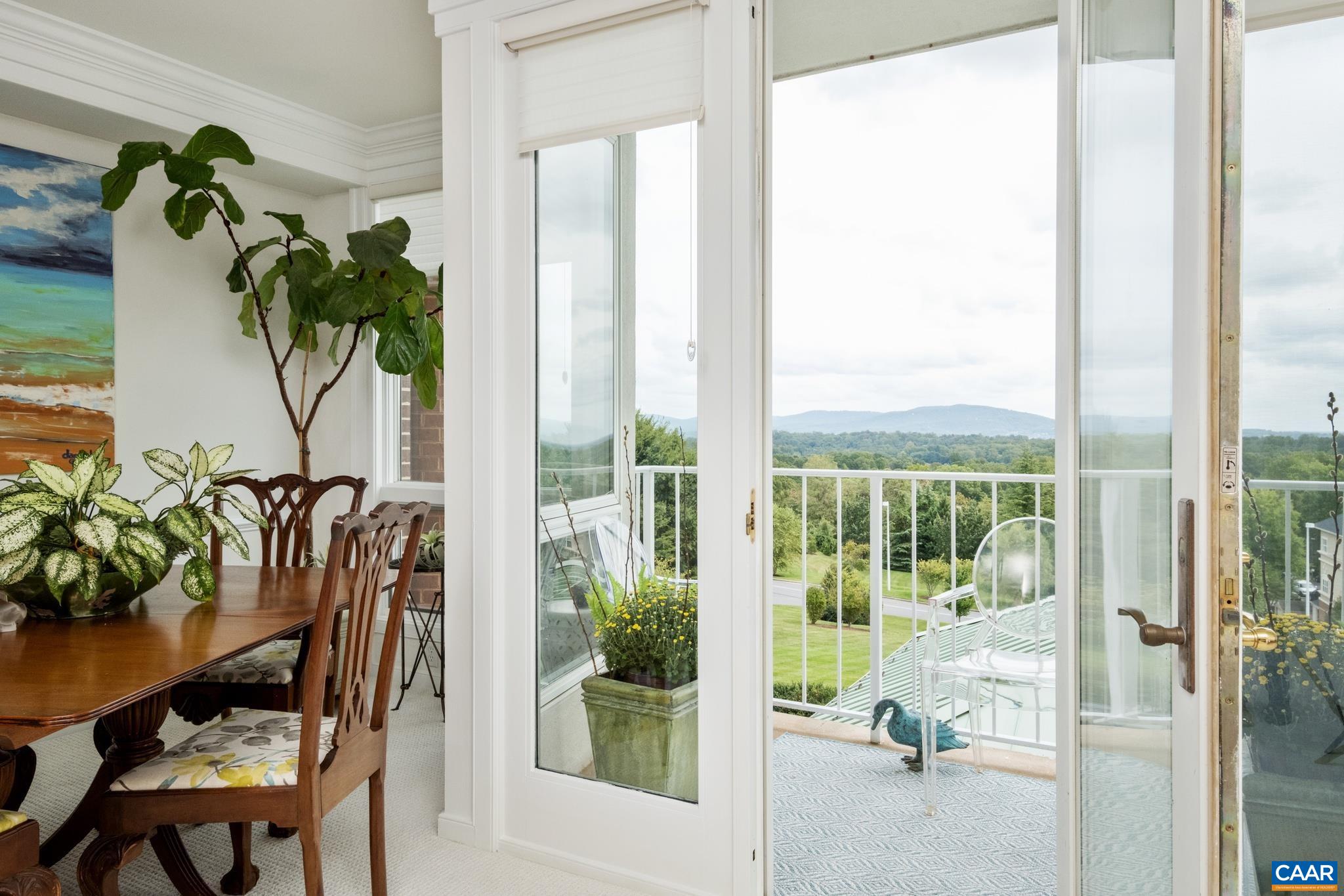 500 CRESTWOOD DR Unit: 1306