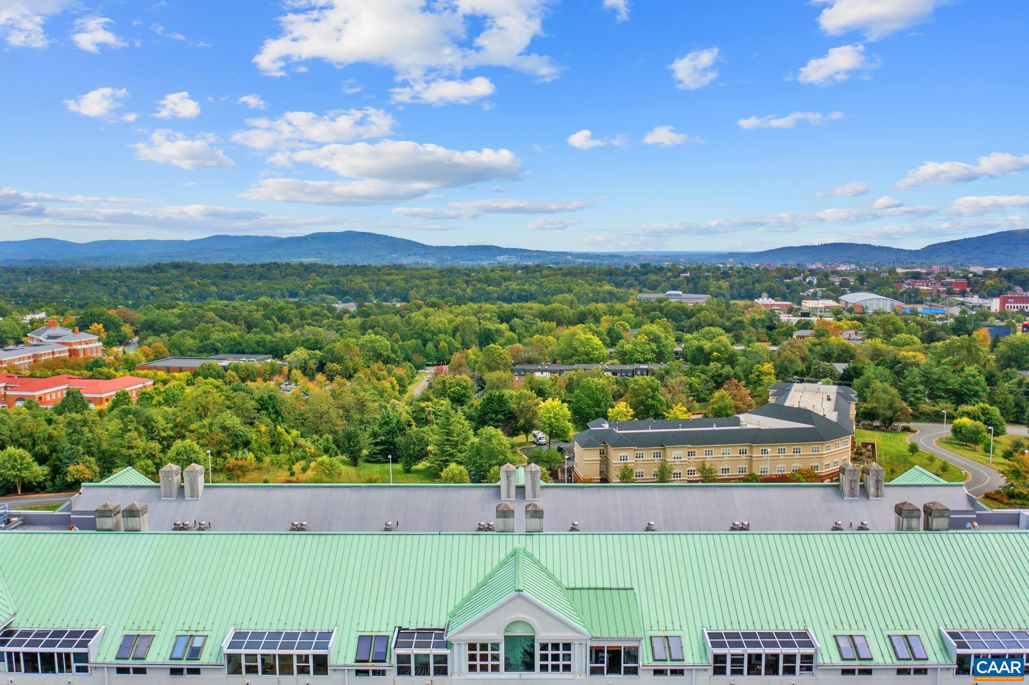 500 CRESTWOOD DR Unit: 1306