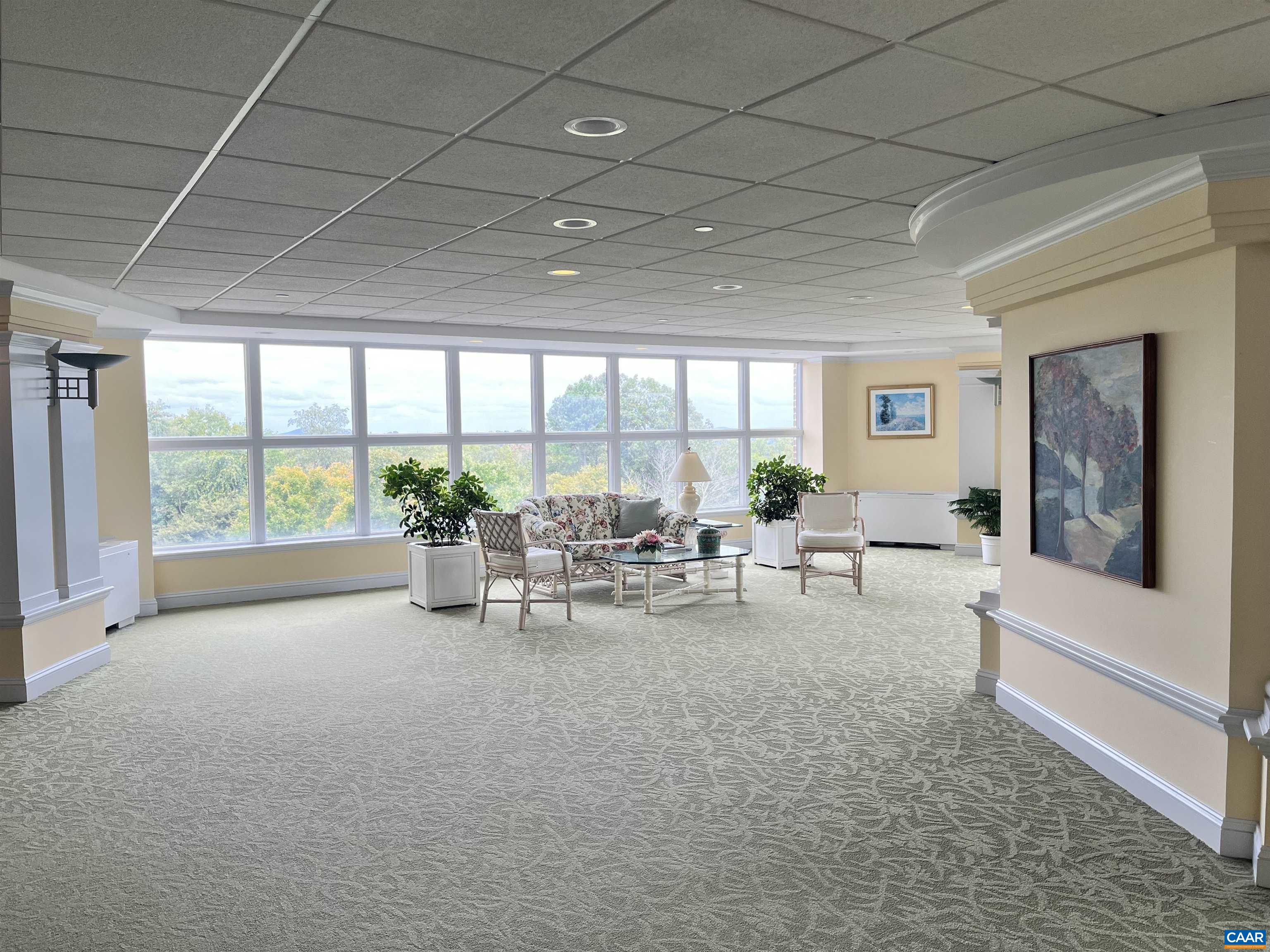 500 CRESTWOOD DR Unit: 1306