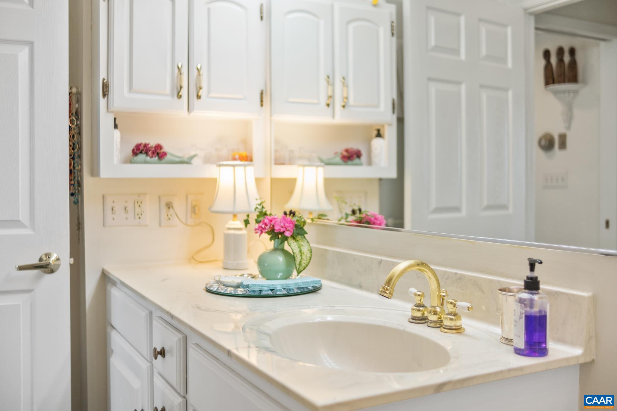 500 CRESTWOOD DR Unit: 1306