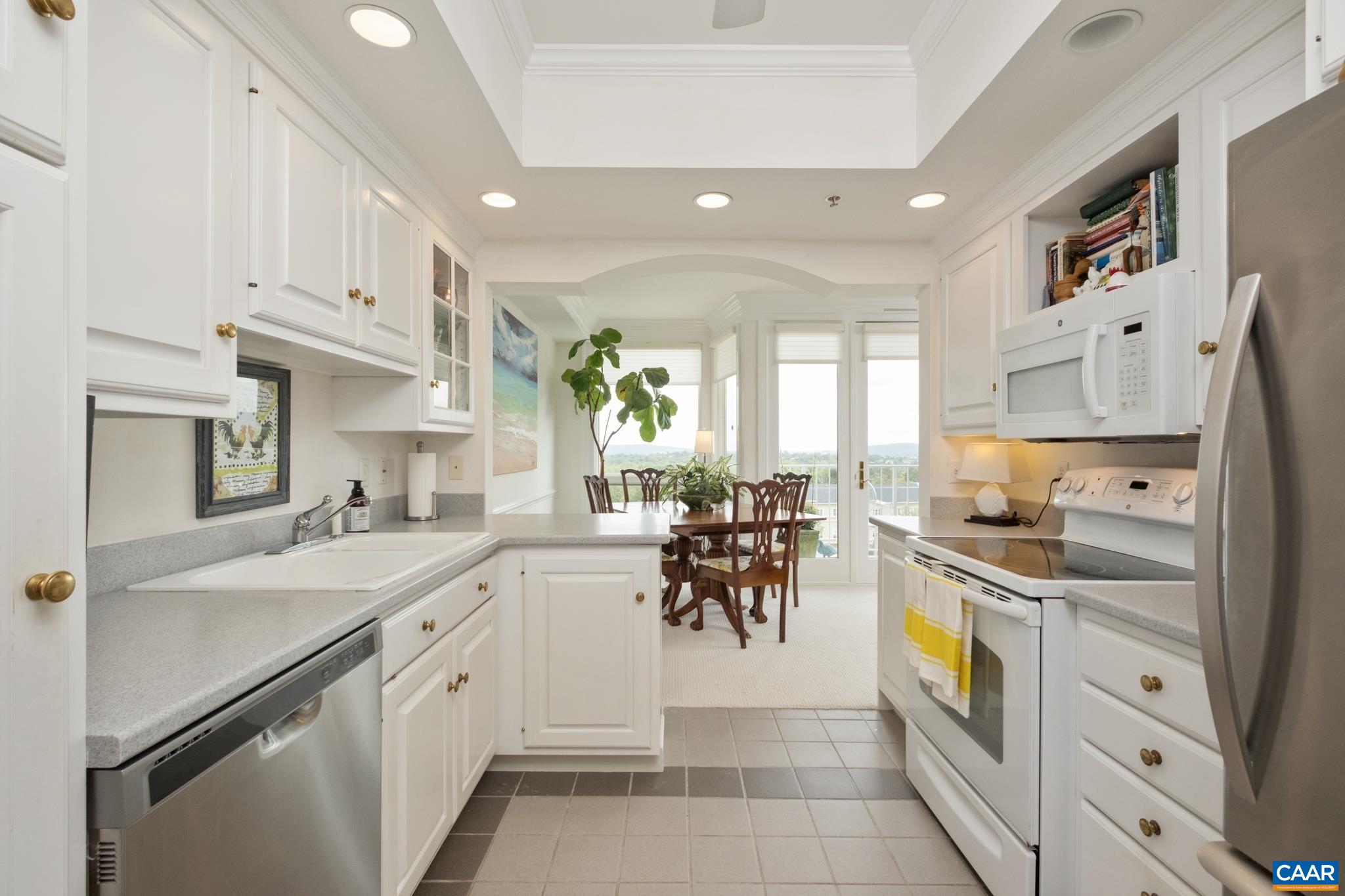 500 CRESTWOOD DR Unit: 1306