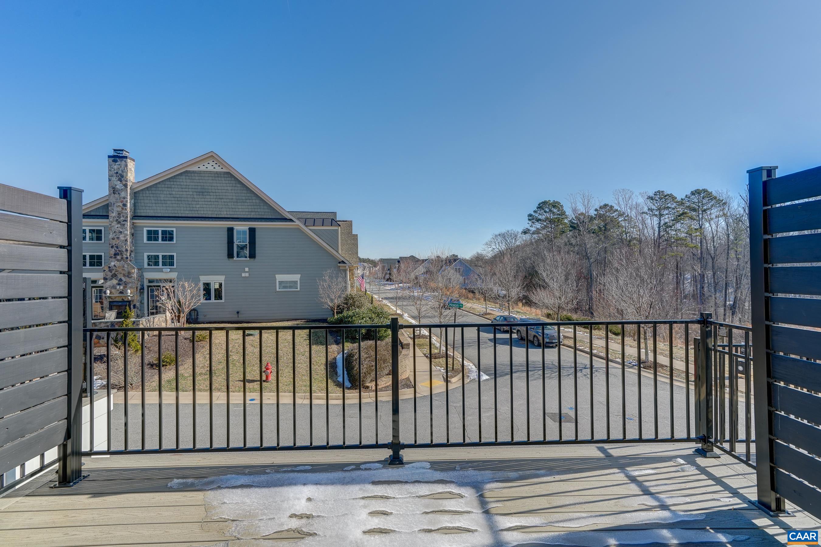 1020 OLD TRAIL DR