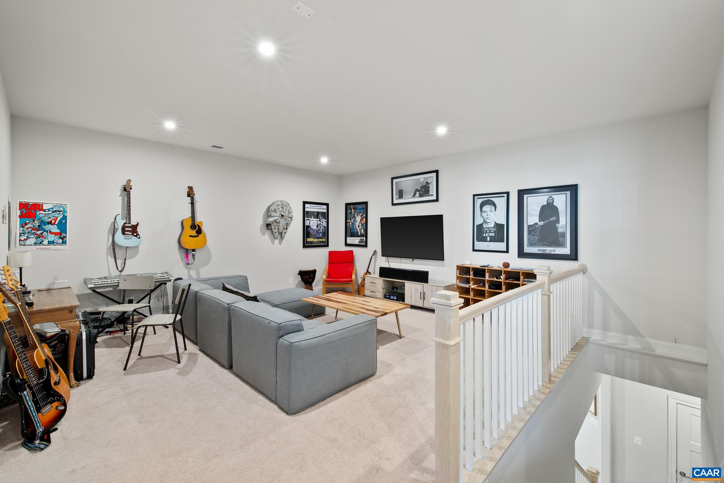 821 HEATHFIELD LN