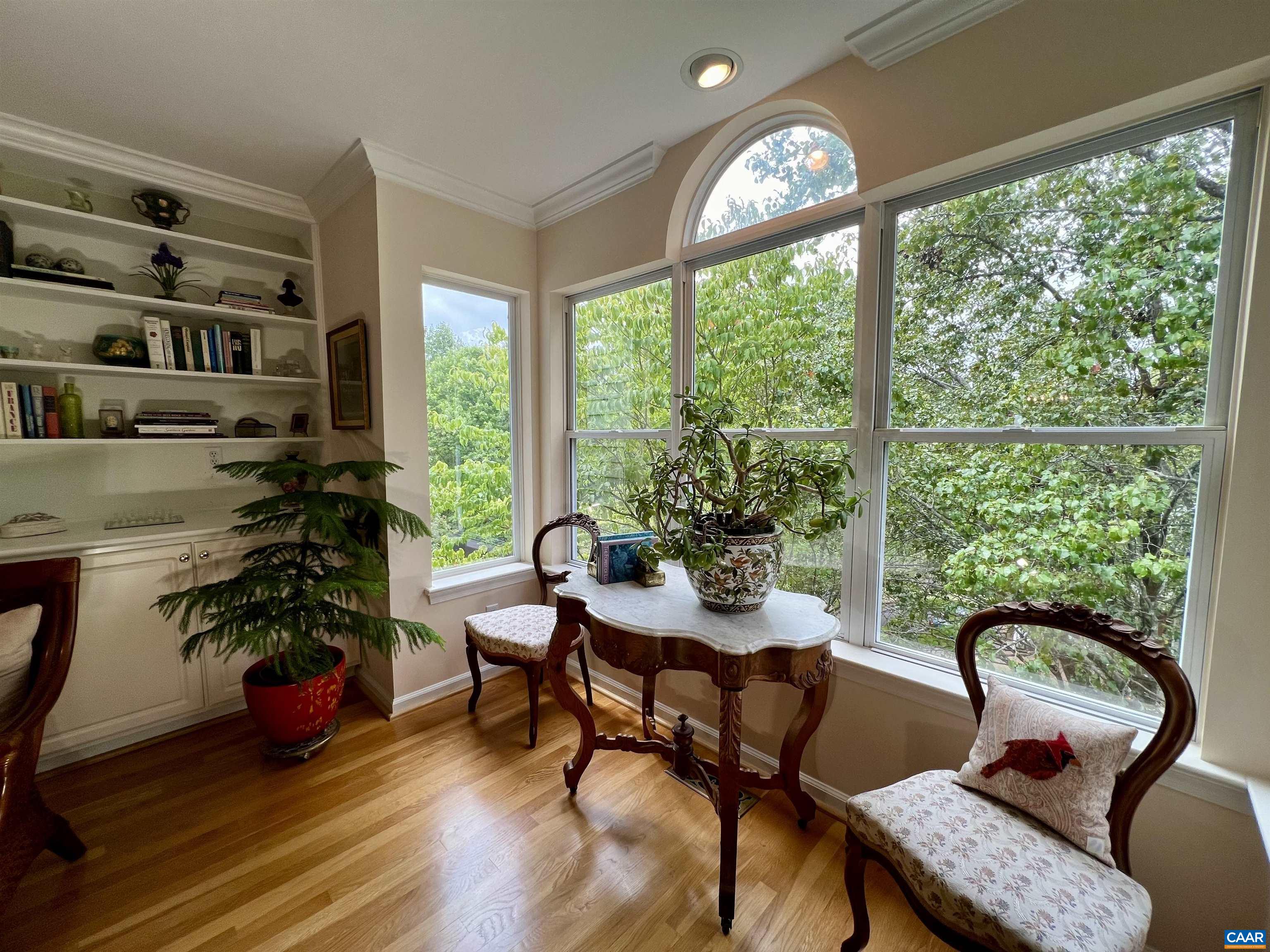 602 MOCKINGBIRD WAY