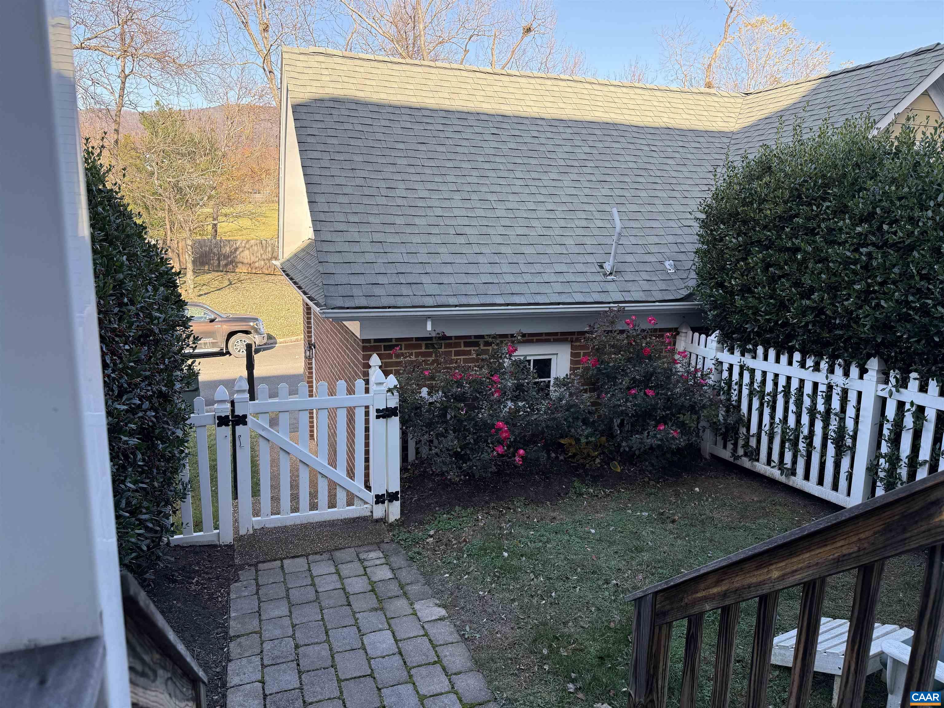 1616 OLD TRAIL DR