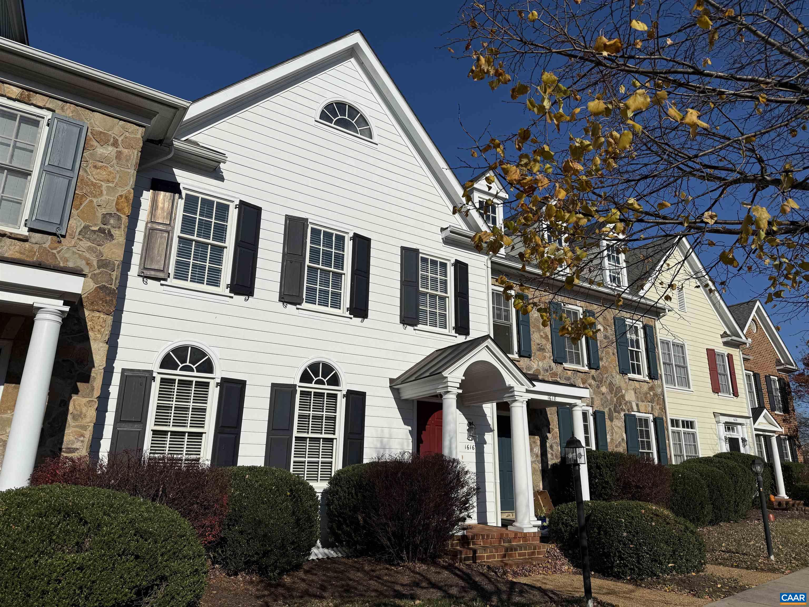 1616 OLD TRAIL DR