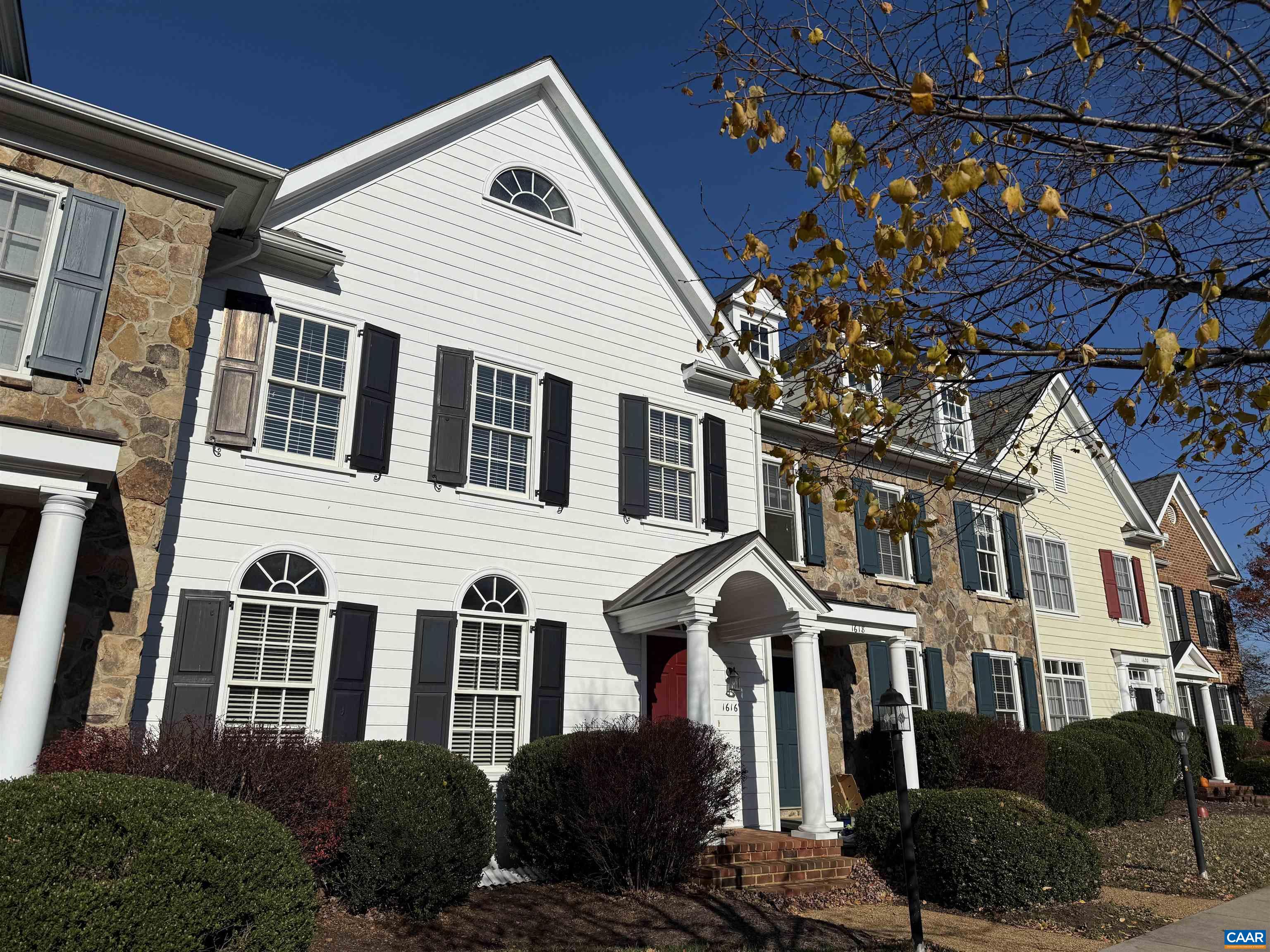 1616 OLD TRAIL DR