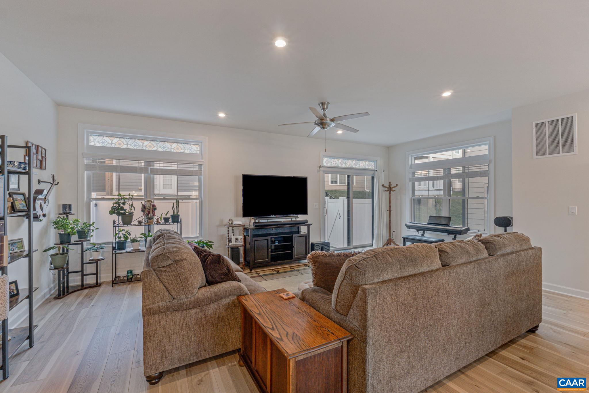 1852 MARIETTA DR