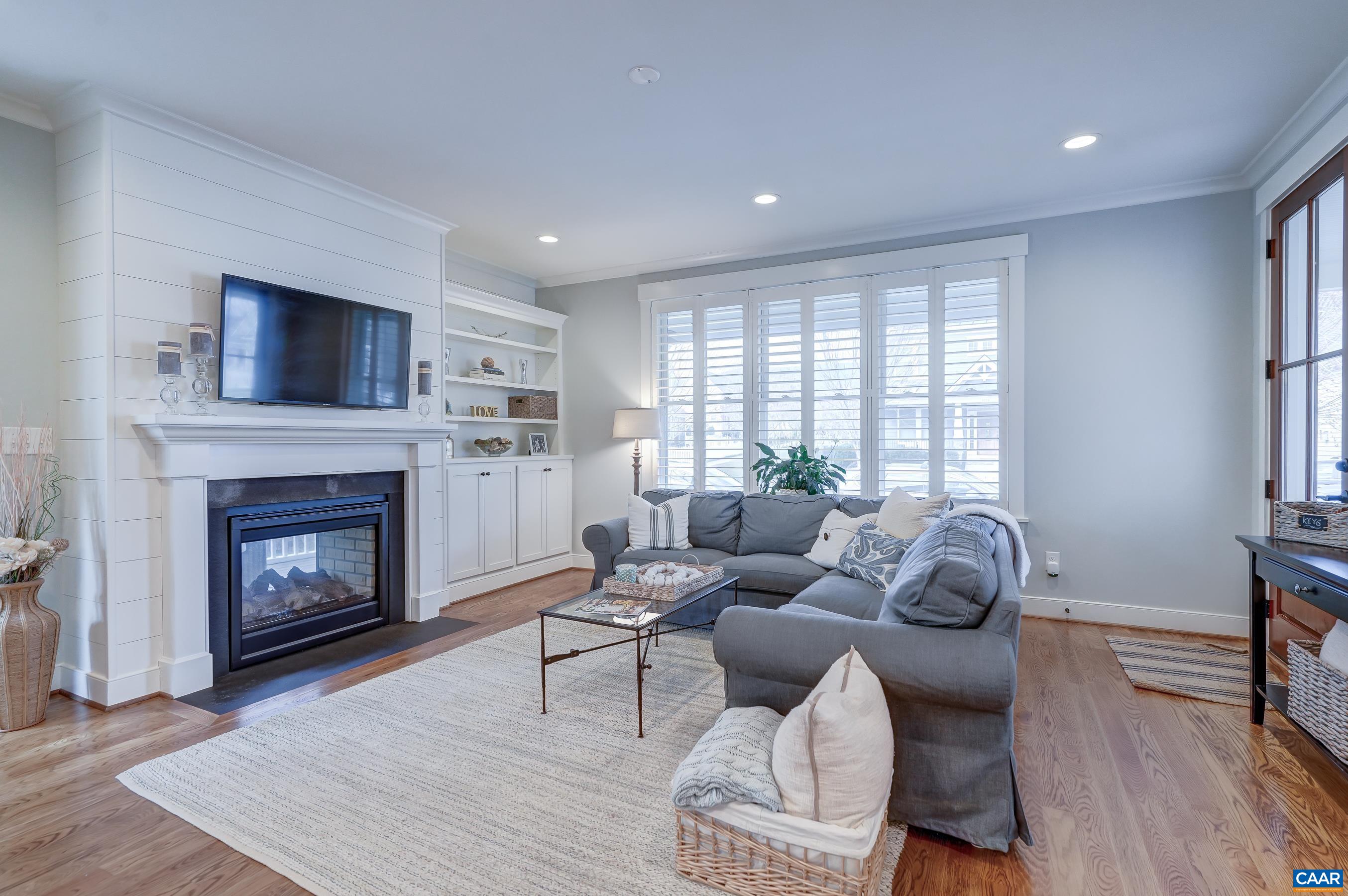 3072 GLEN VALLEY DR