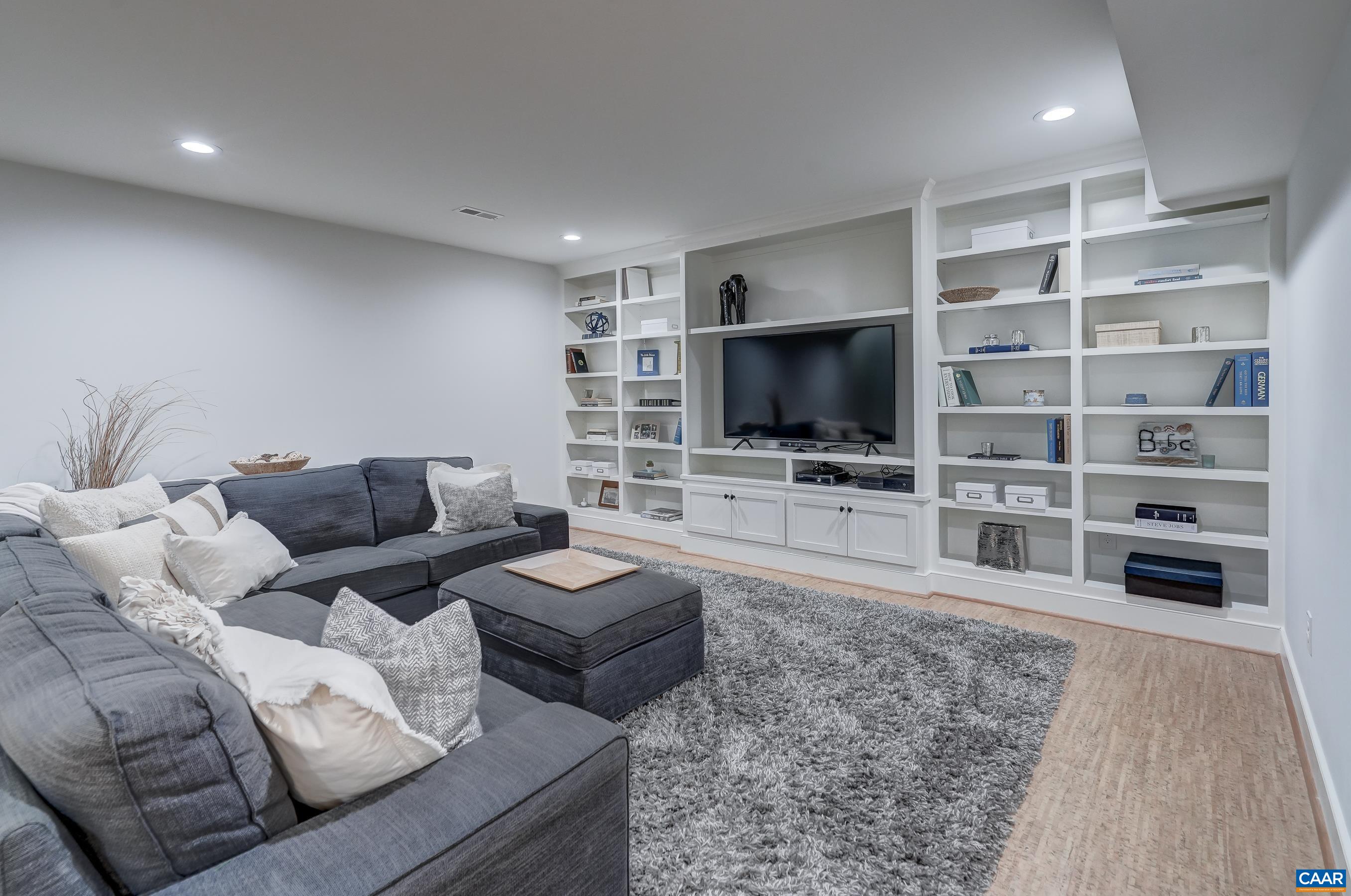3072 GLEN VALLEY DR