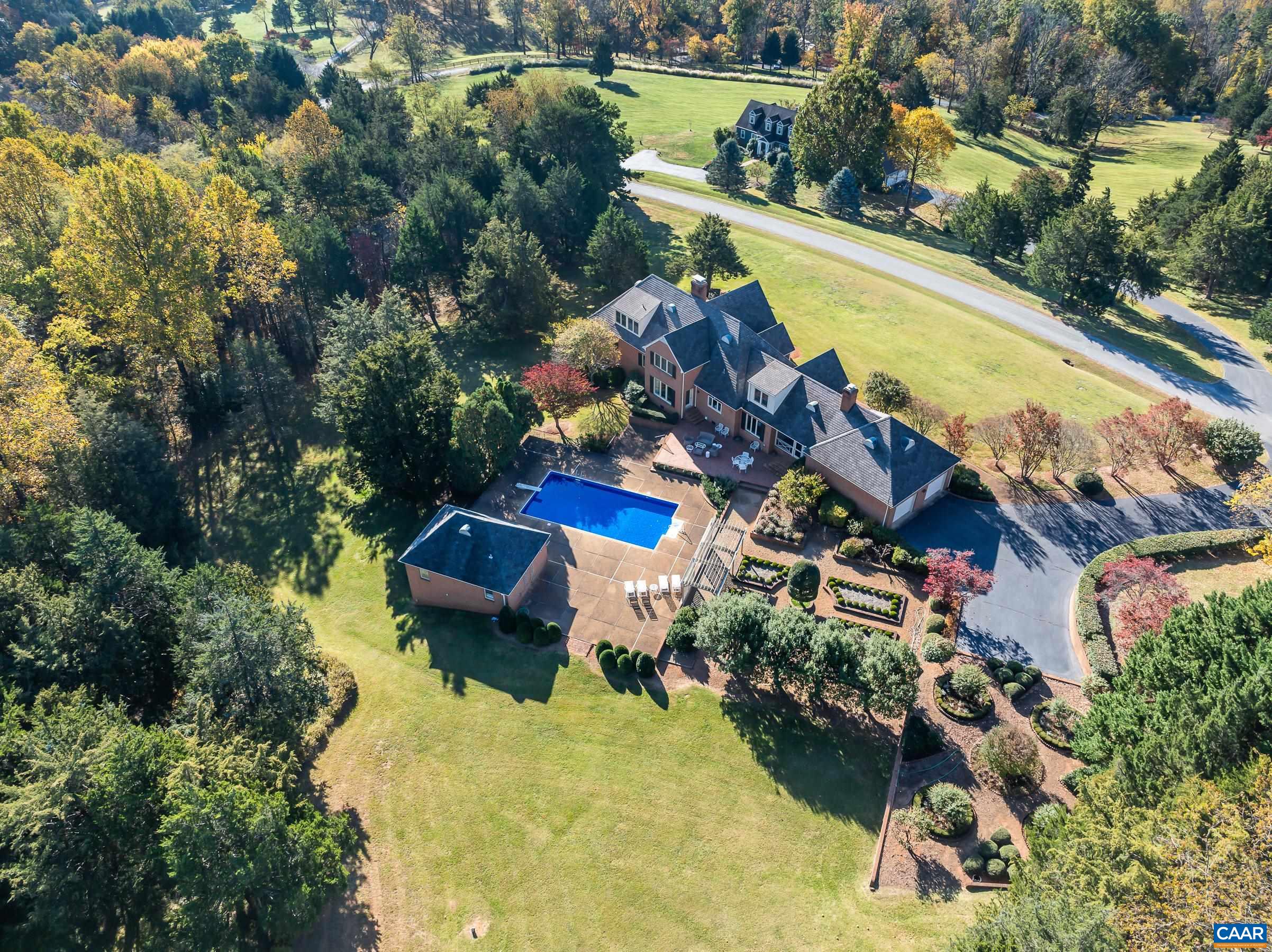 275 JEFFERS DR