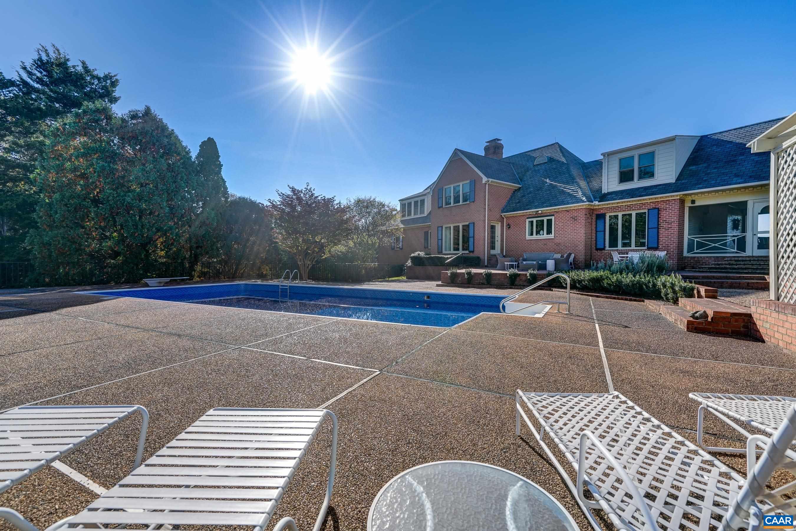 275 JEFFERS DR