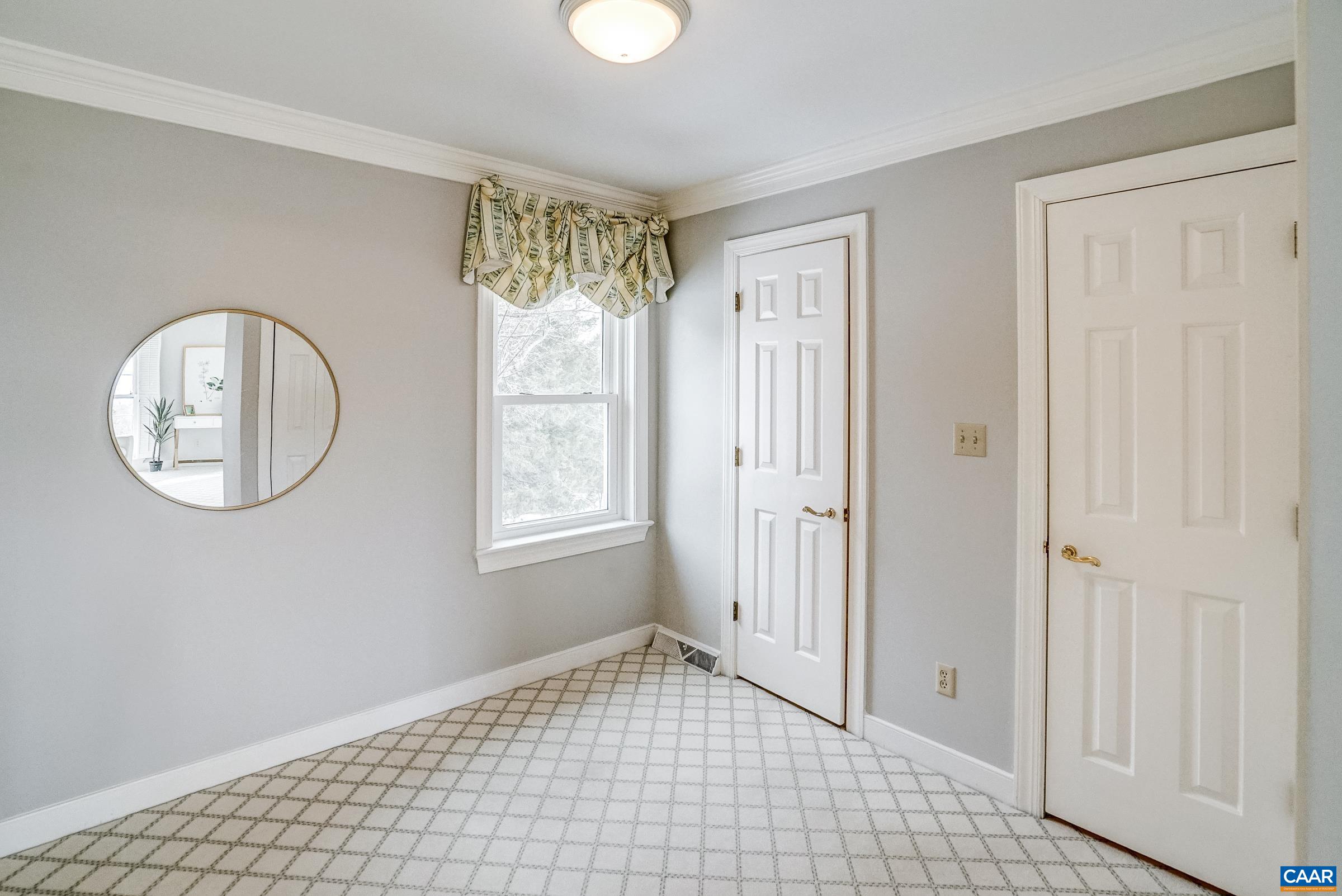 275 JEFFERS DR