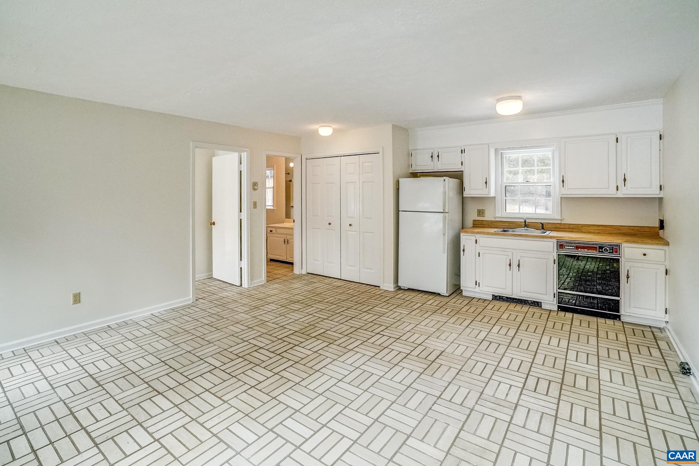 275 JEFFERS DR