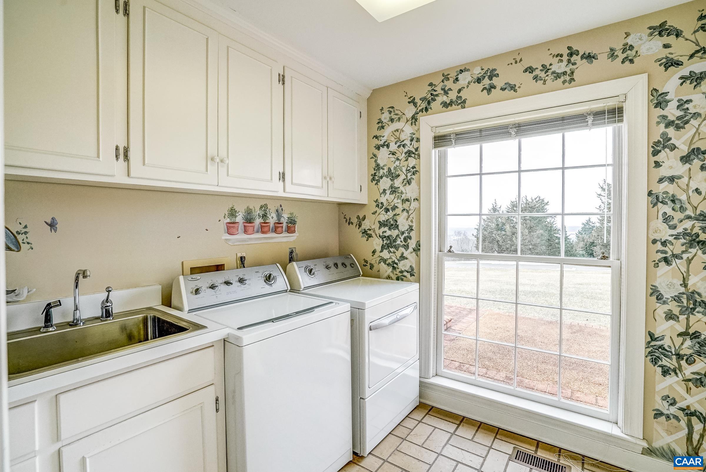275 JEFFERS DR
