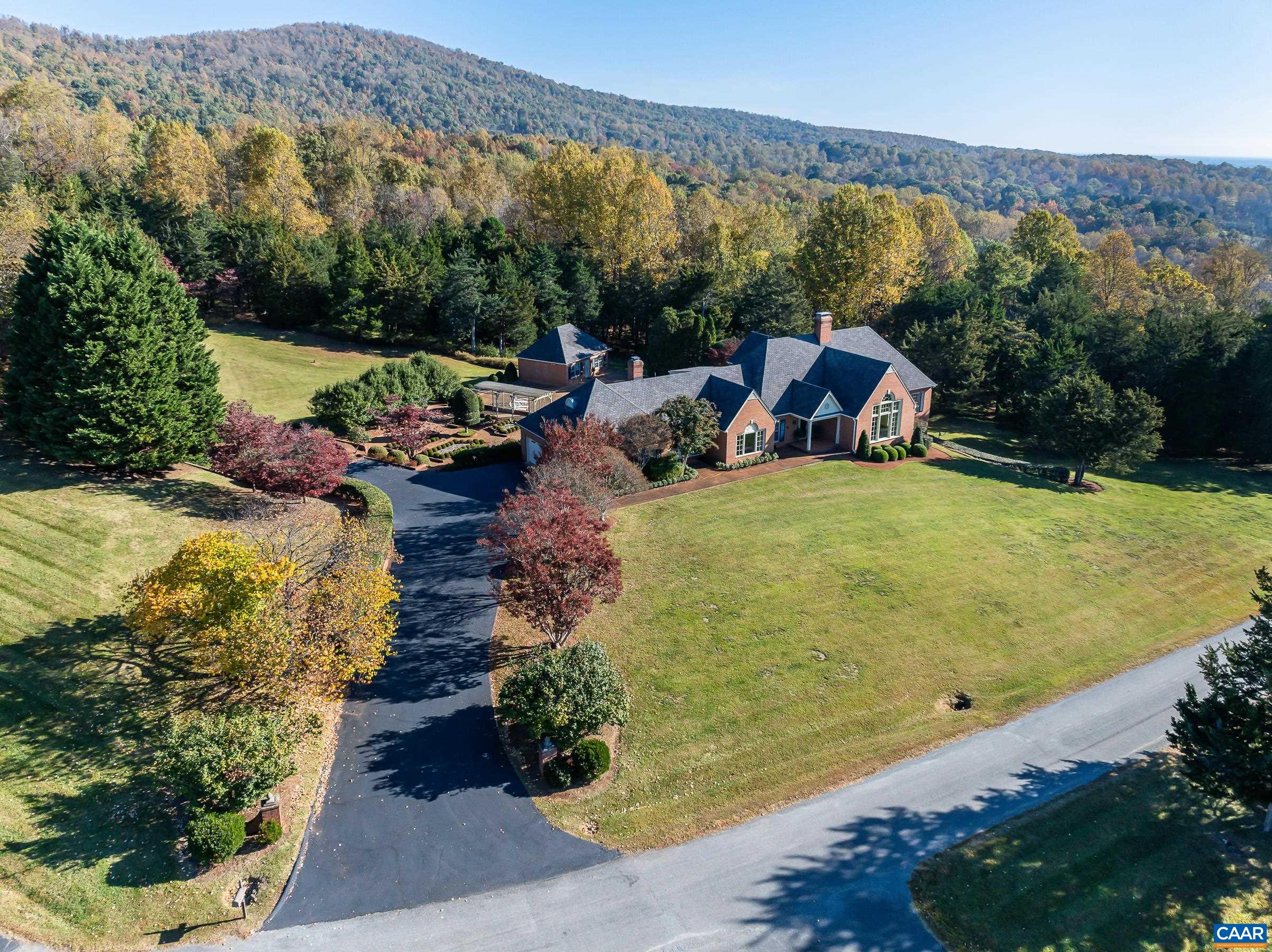 275 JEFFERS DR