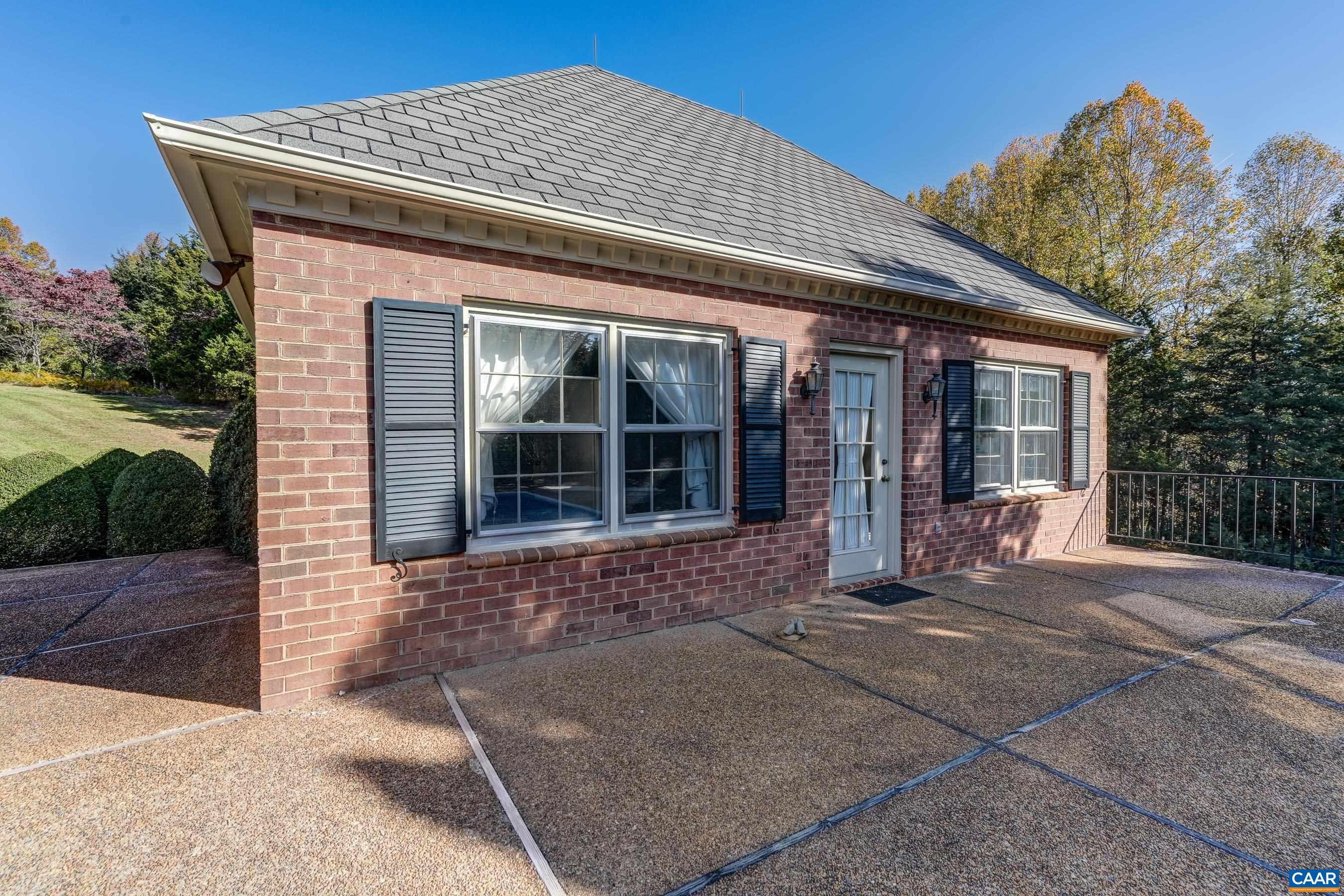 275 JEFFERS DR