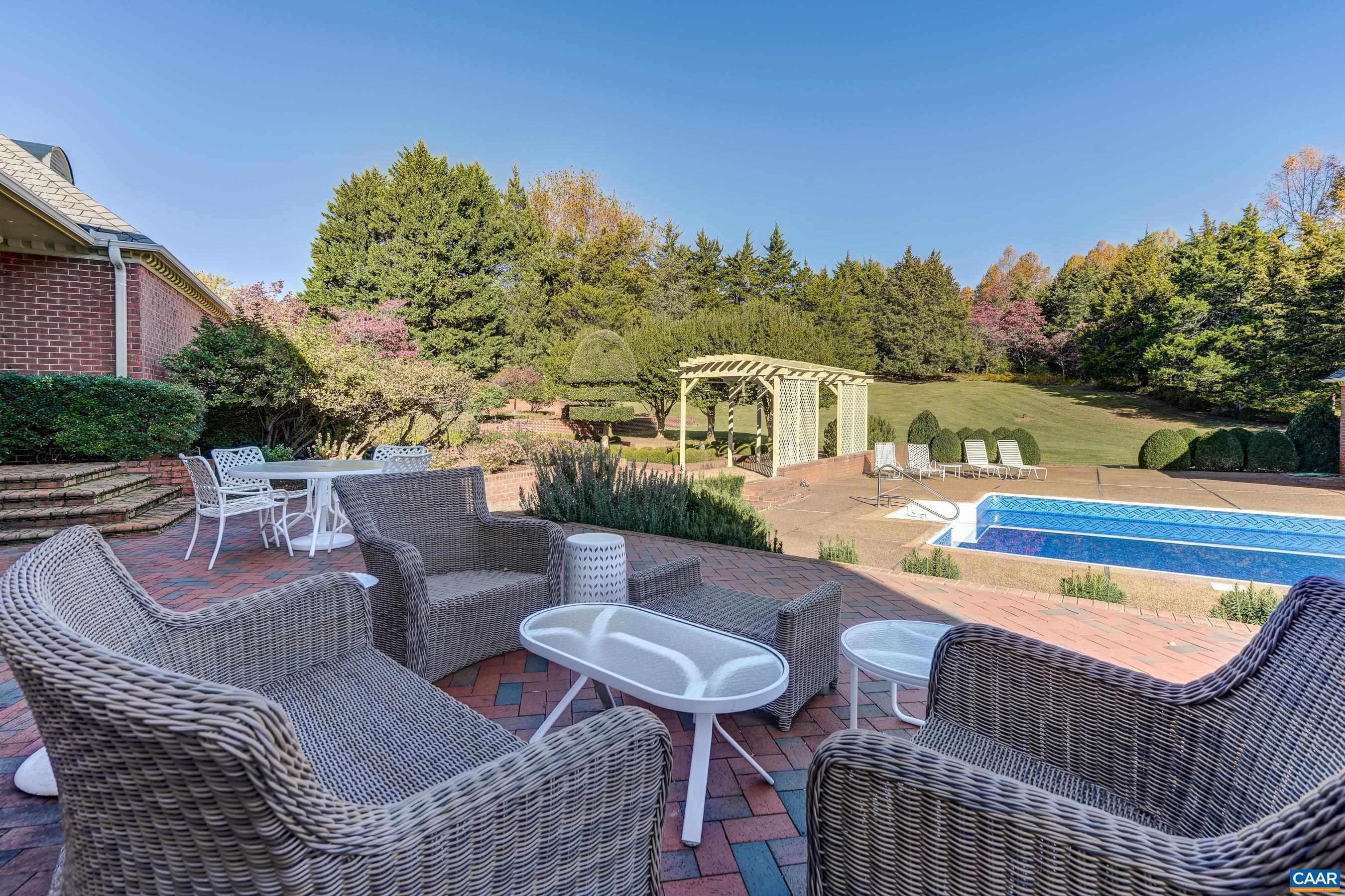 275 JEFFERS DR
