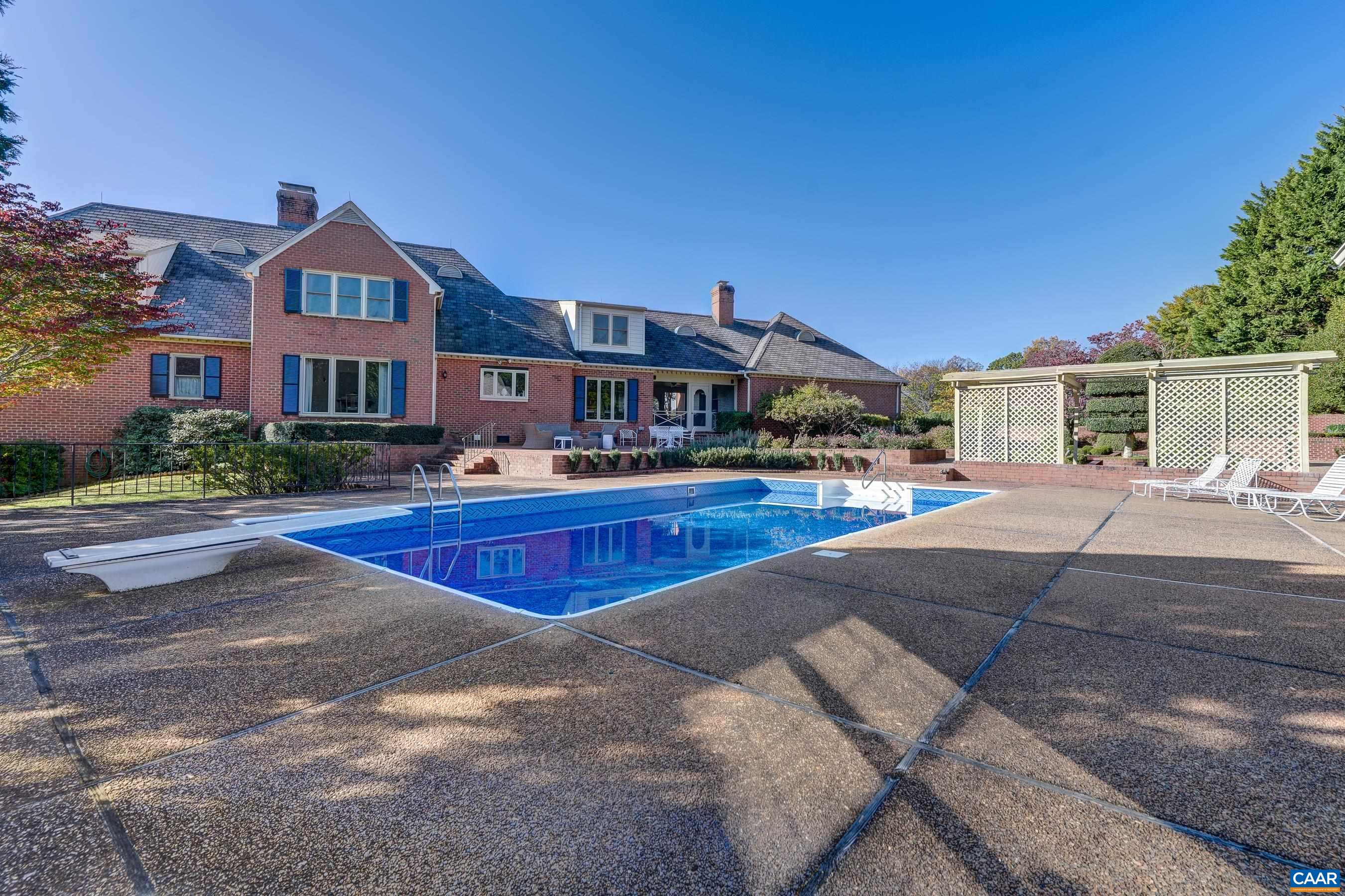 275 JEFFERS DR