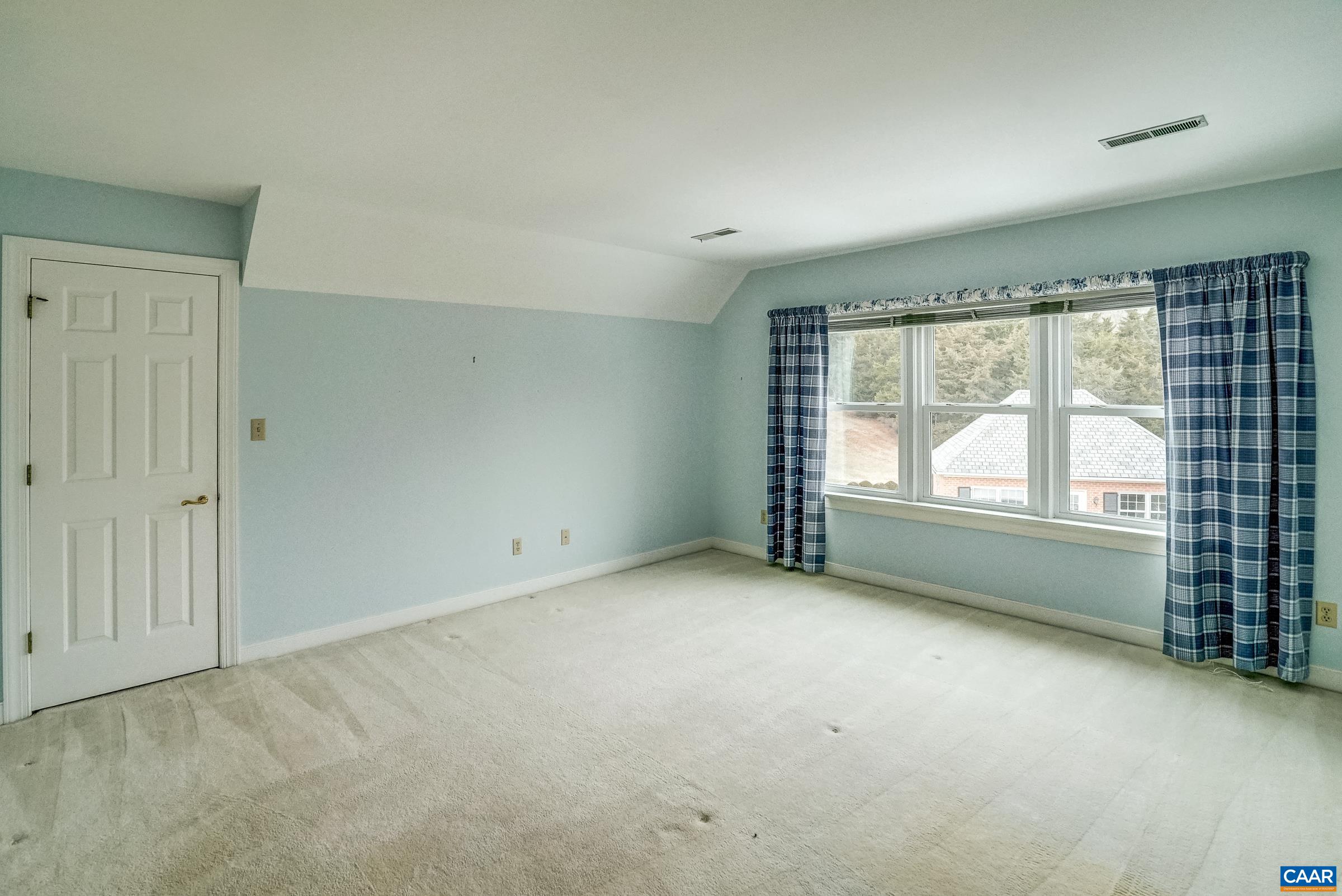 275 JEFFERS DR