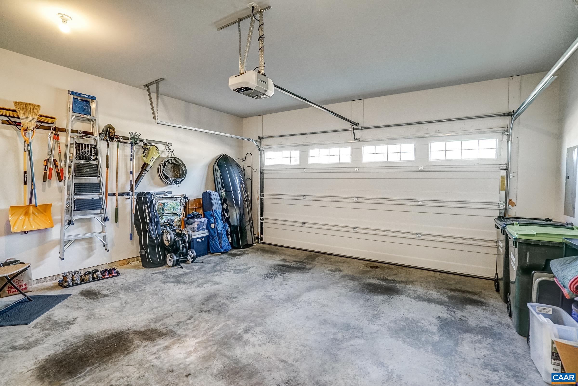 383 CLAIBOURNE RD