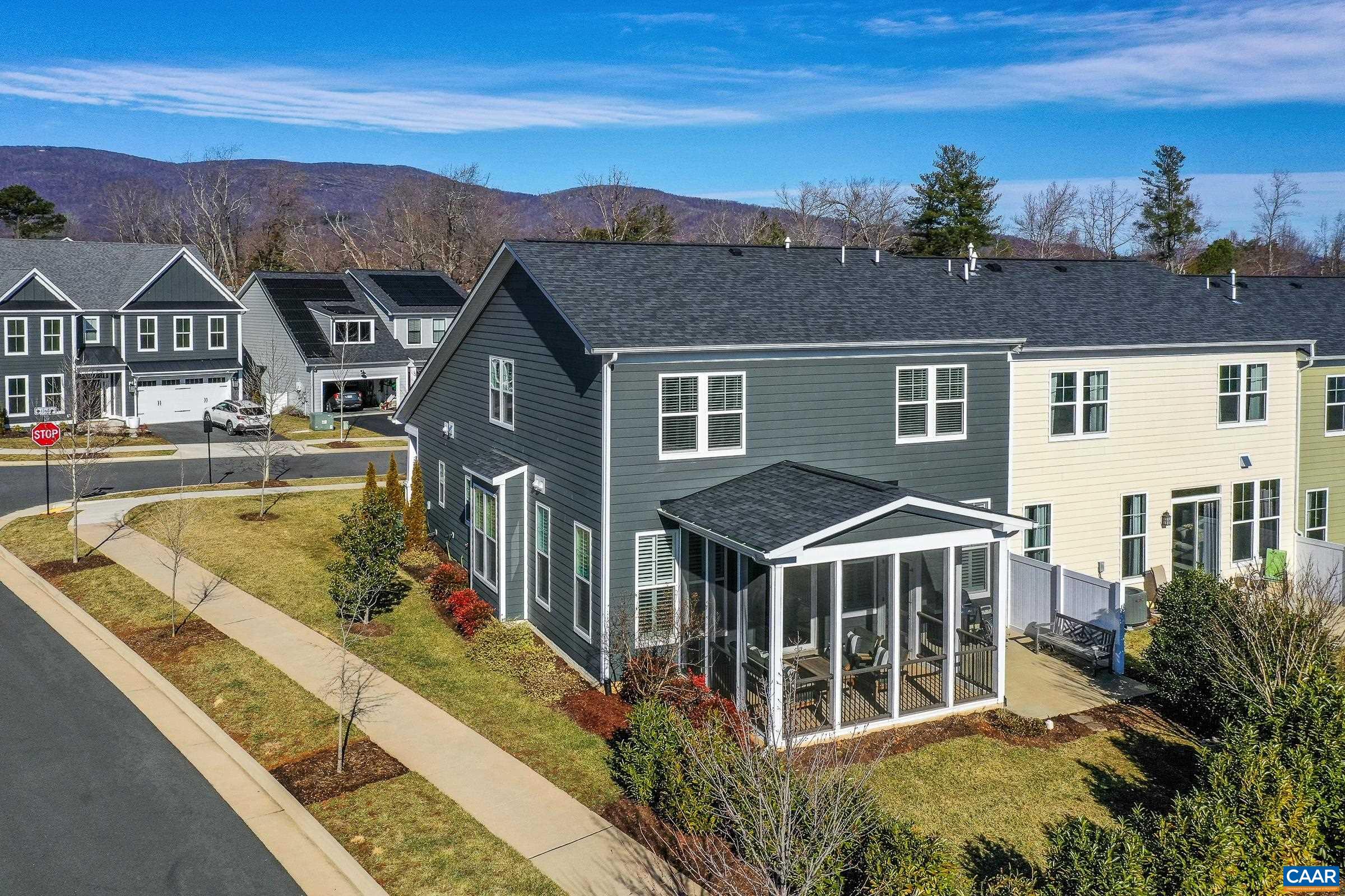 383 CLAIBOURNE RD