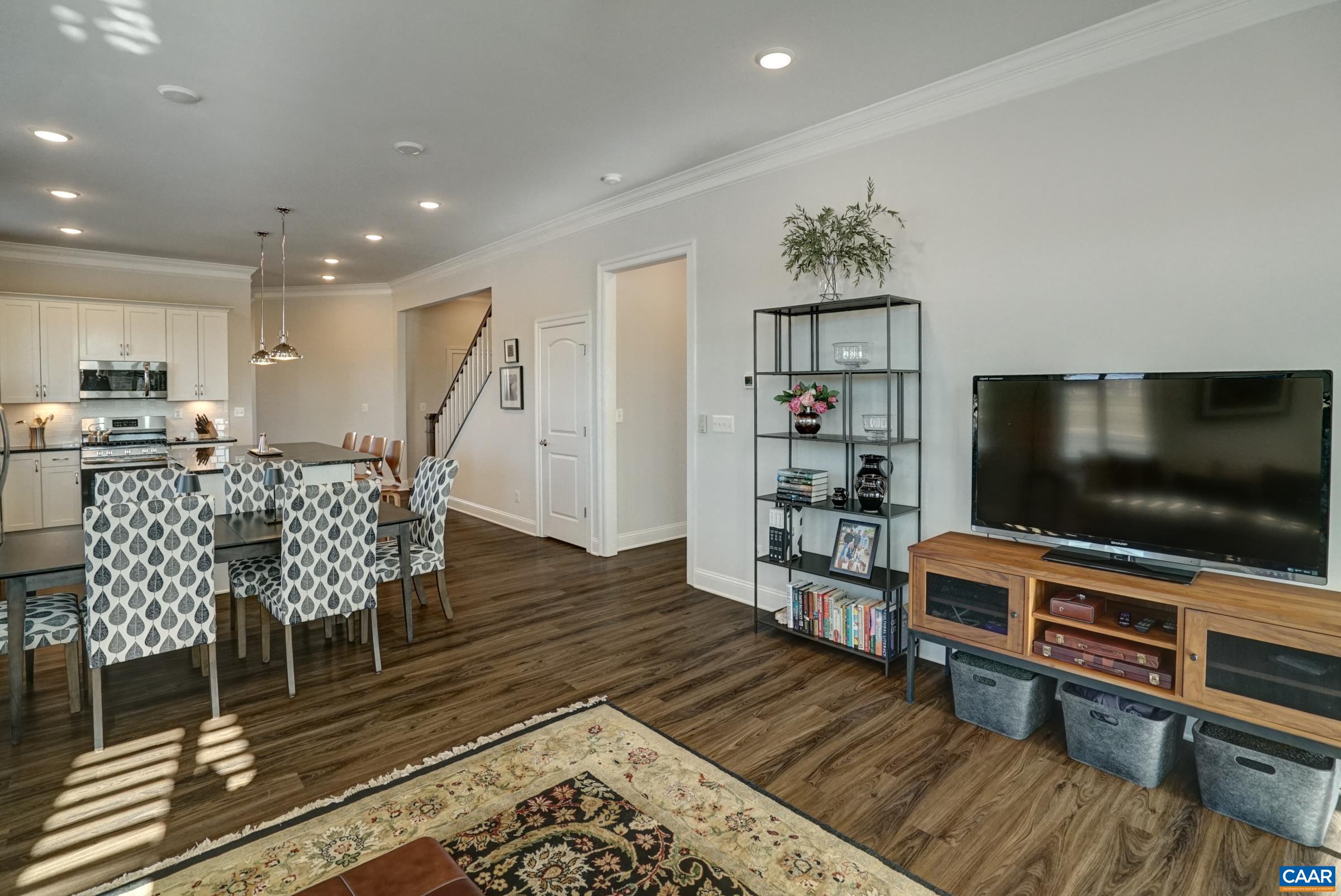 383 CLAIBOURNE RD
