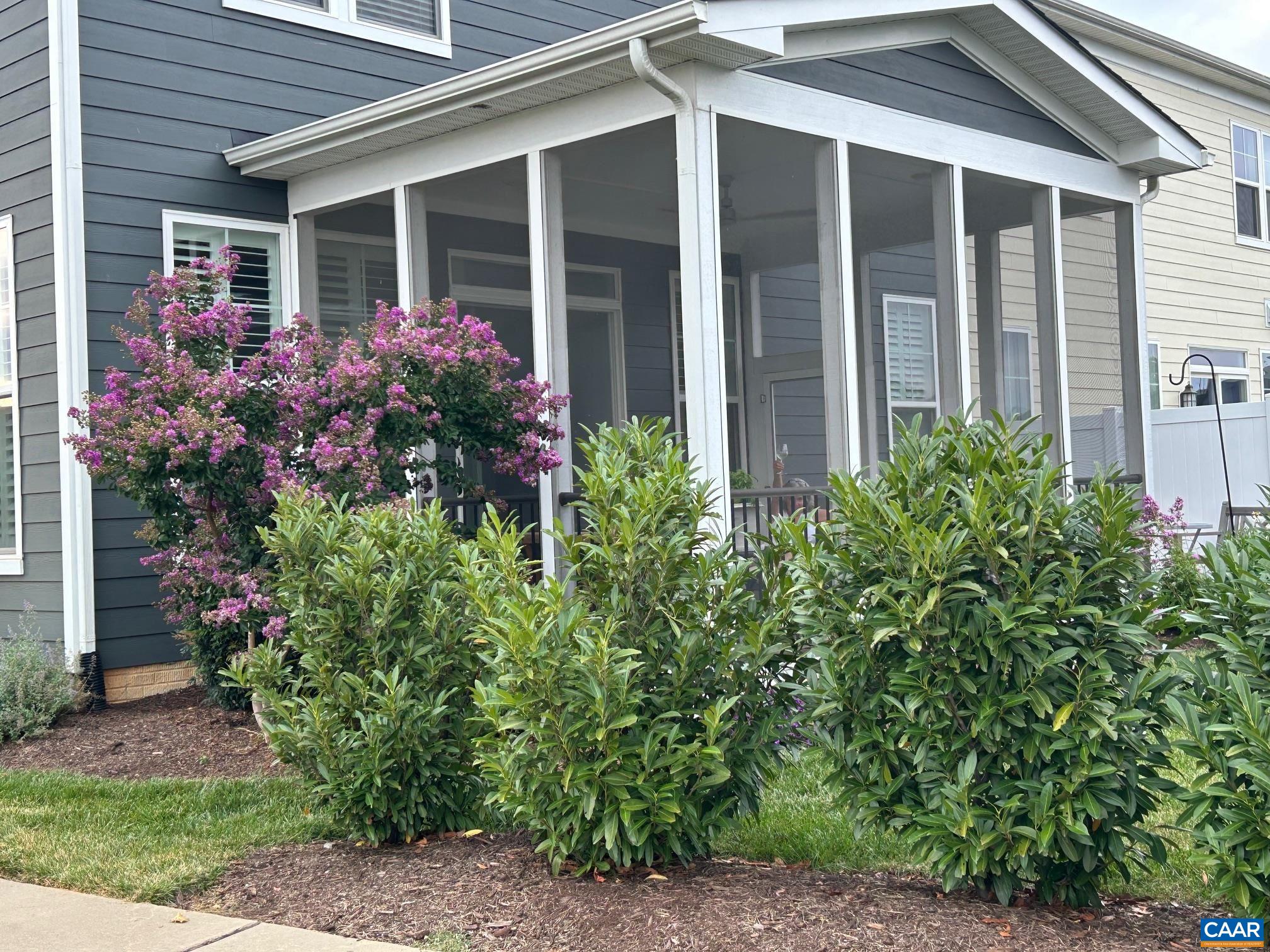 383 CLAIBOURNE RD