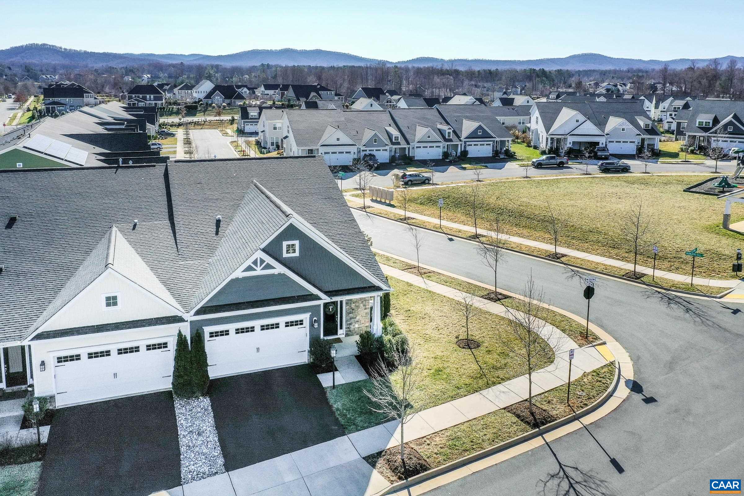 383 CLAIBOURNE RD
