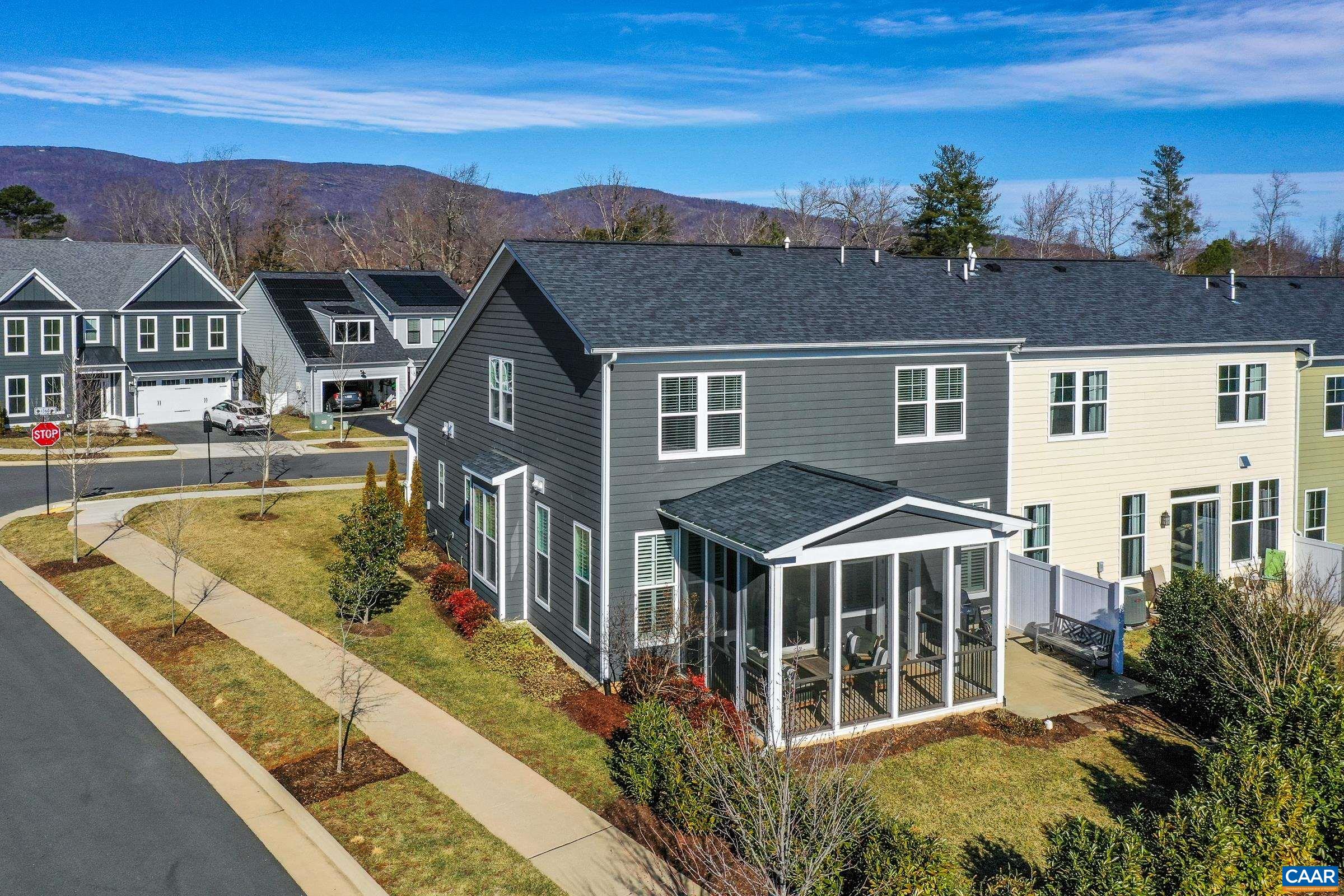 383 CLAIBOURNE RD