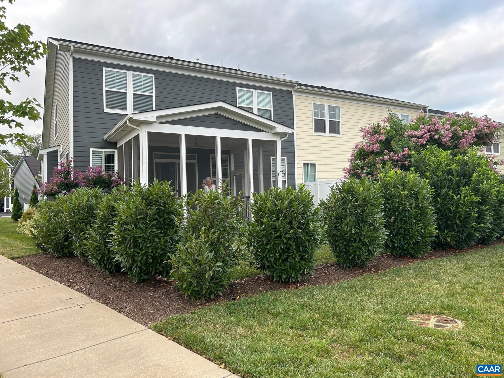 383 CLAIBOURNE RD