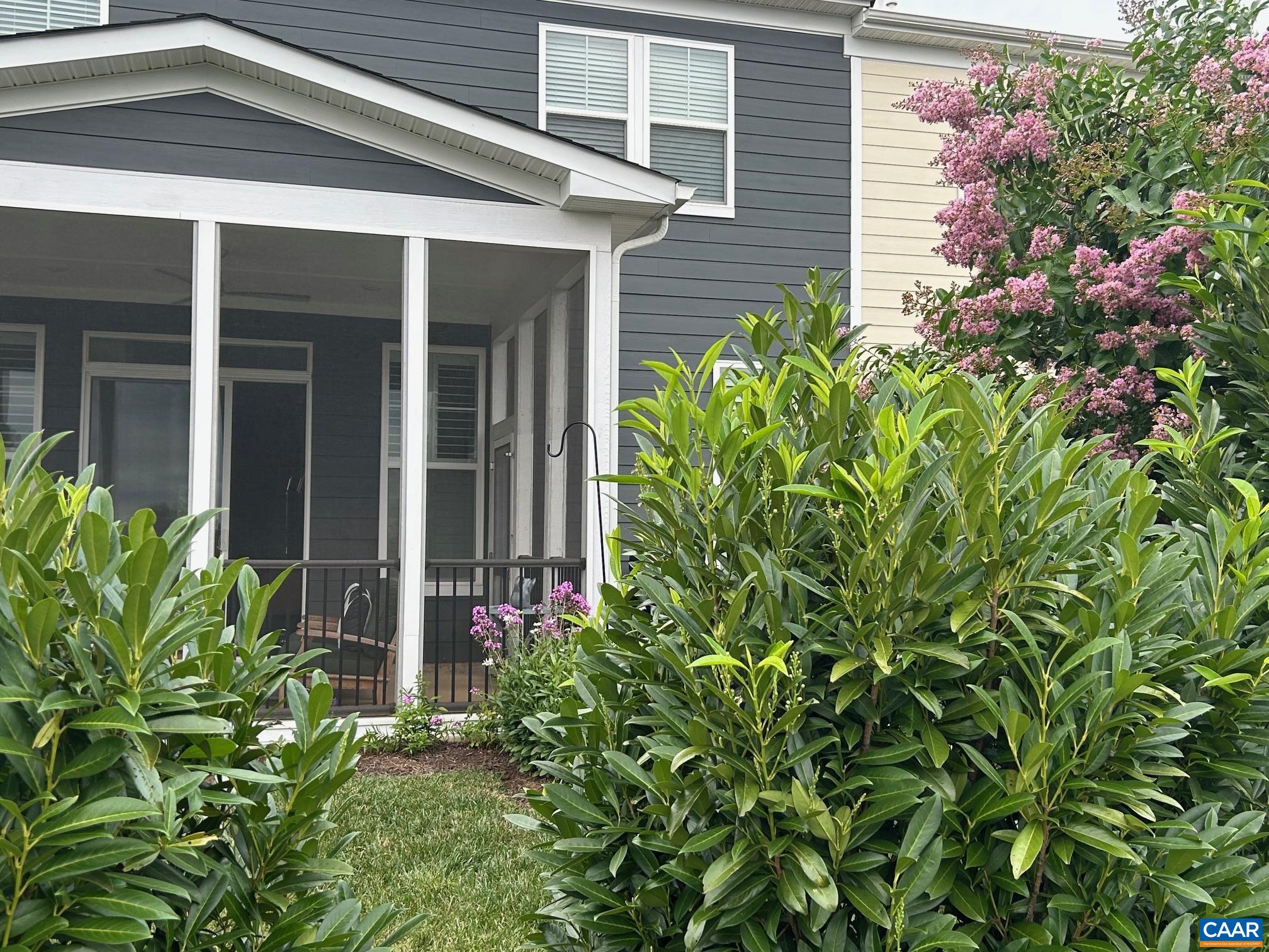 383 CLAIBOURNE RD