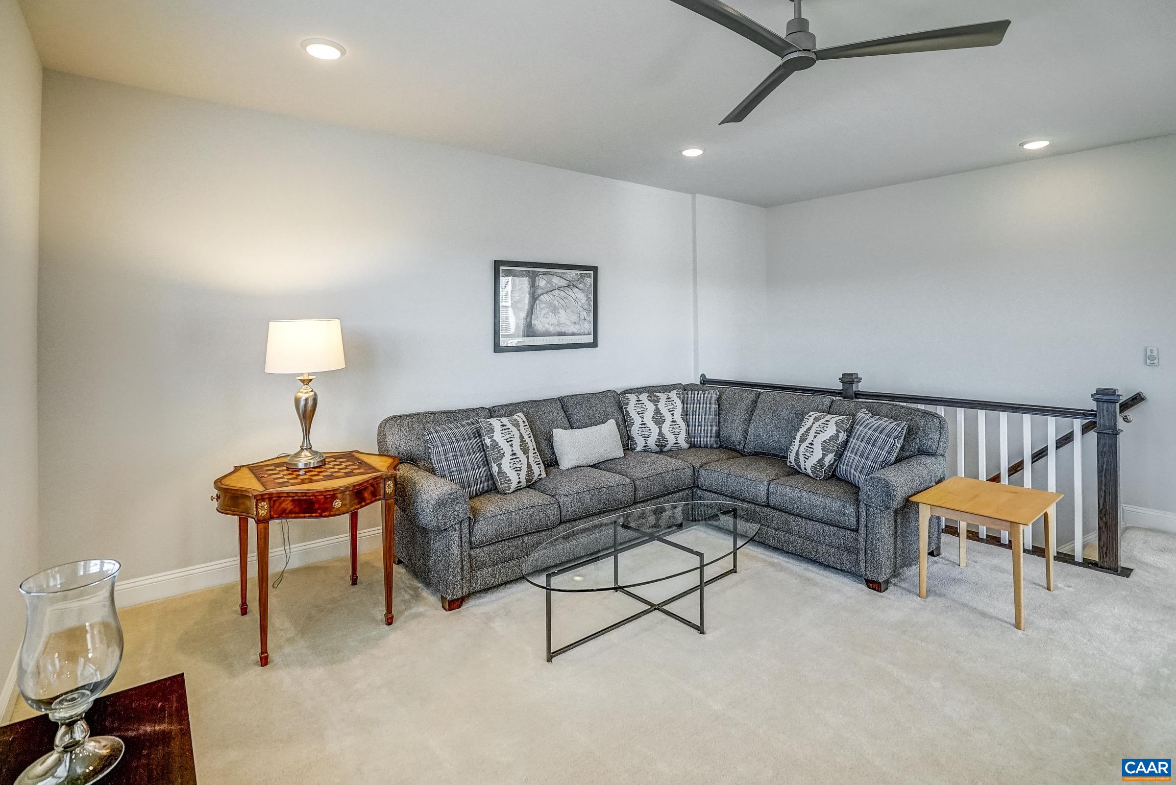 383 CLAIBOURNE RD