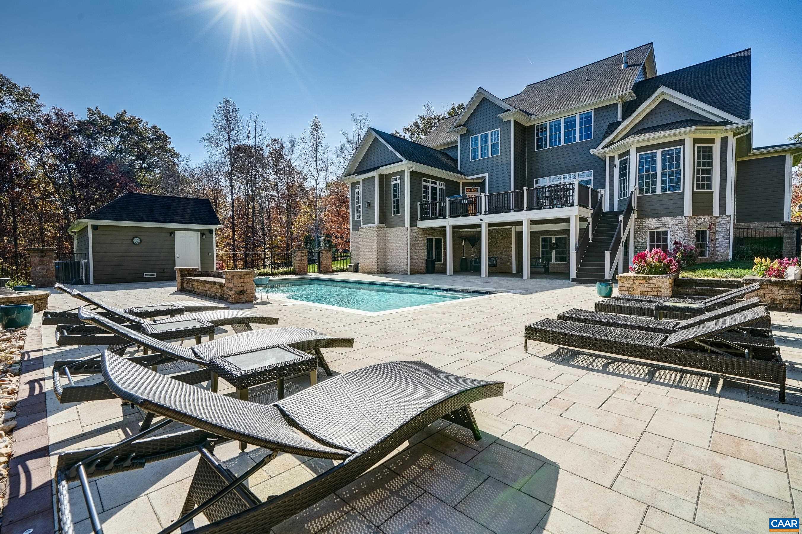 595 HALF MOON CT