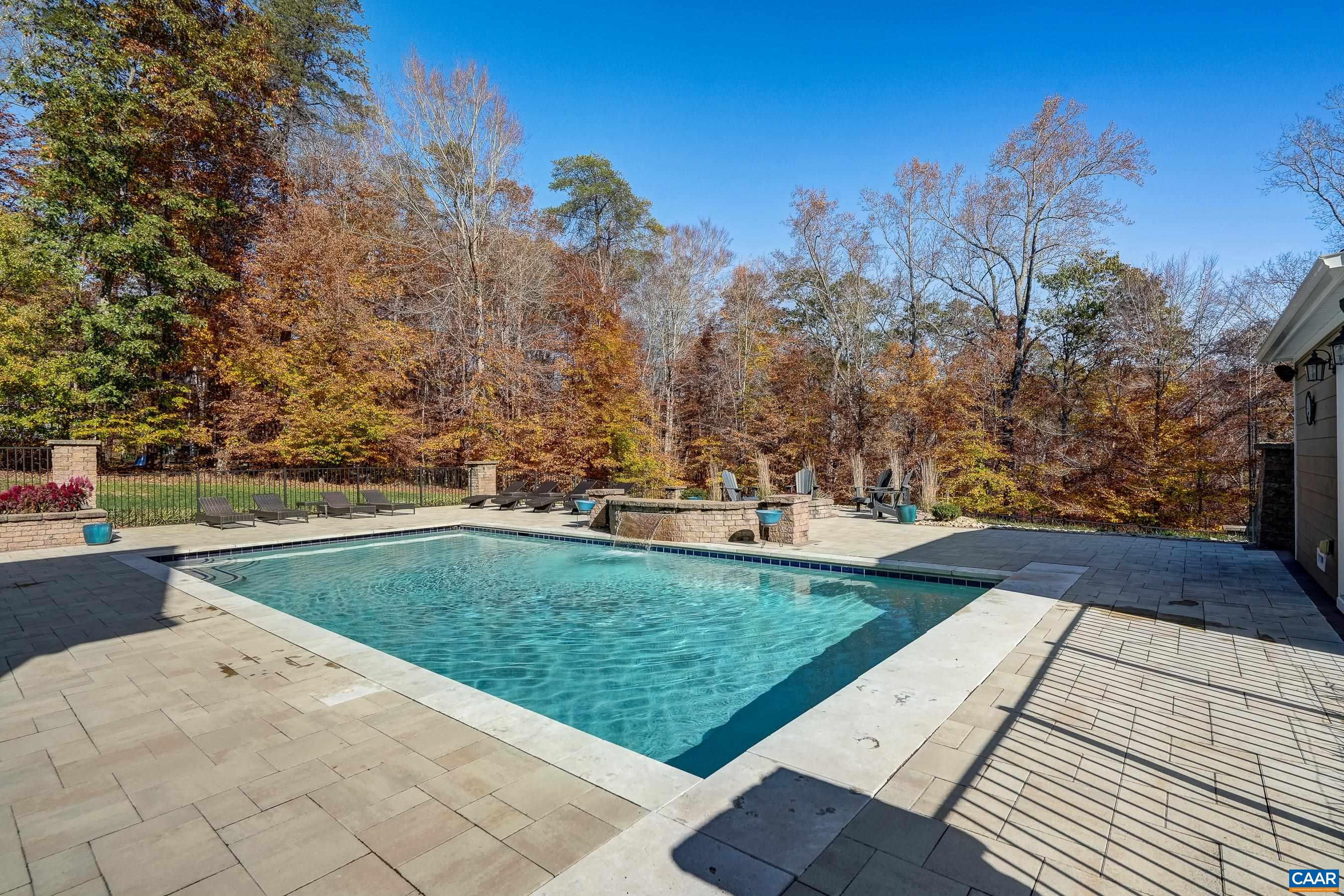595 HALF MOON CT