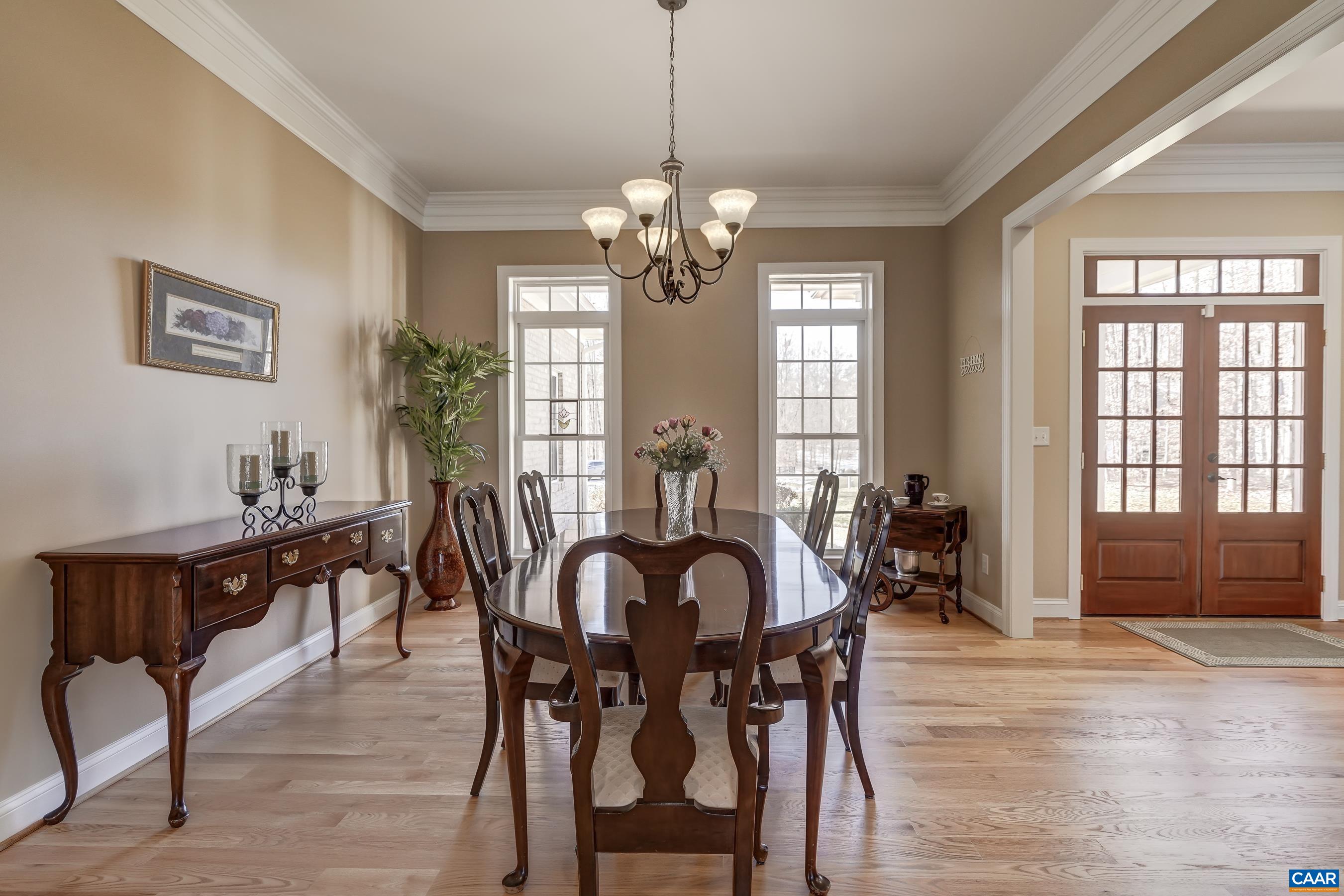 595 HALF MOON CT