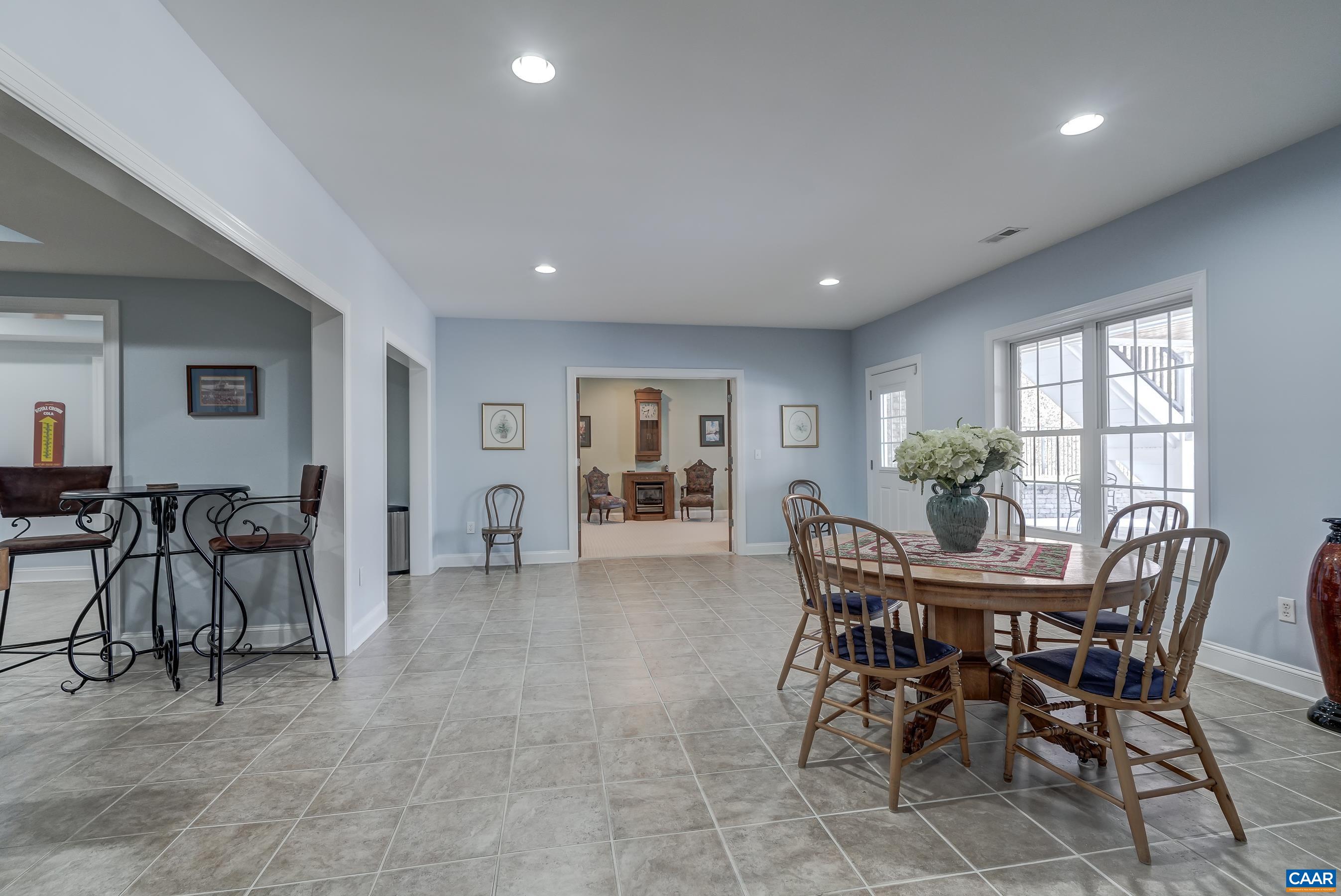 595 HALF MOON CT
