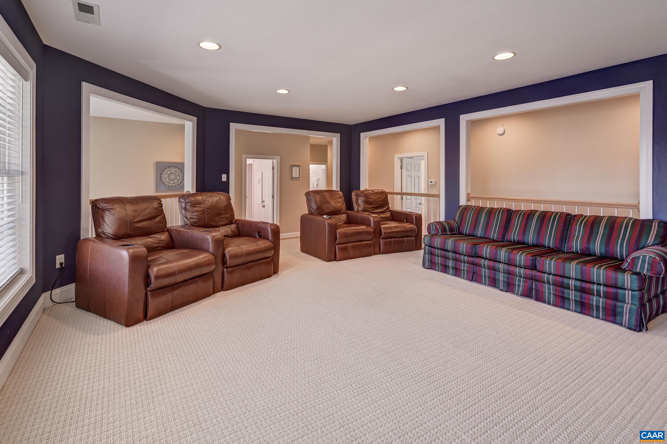 595 HALF MOON CT